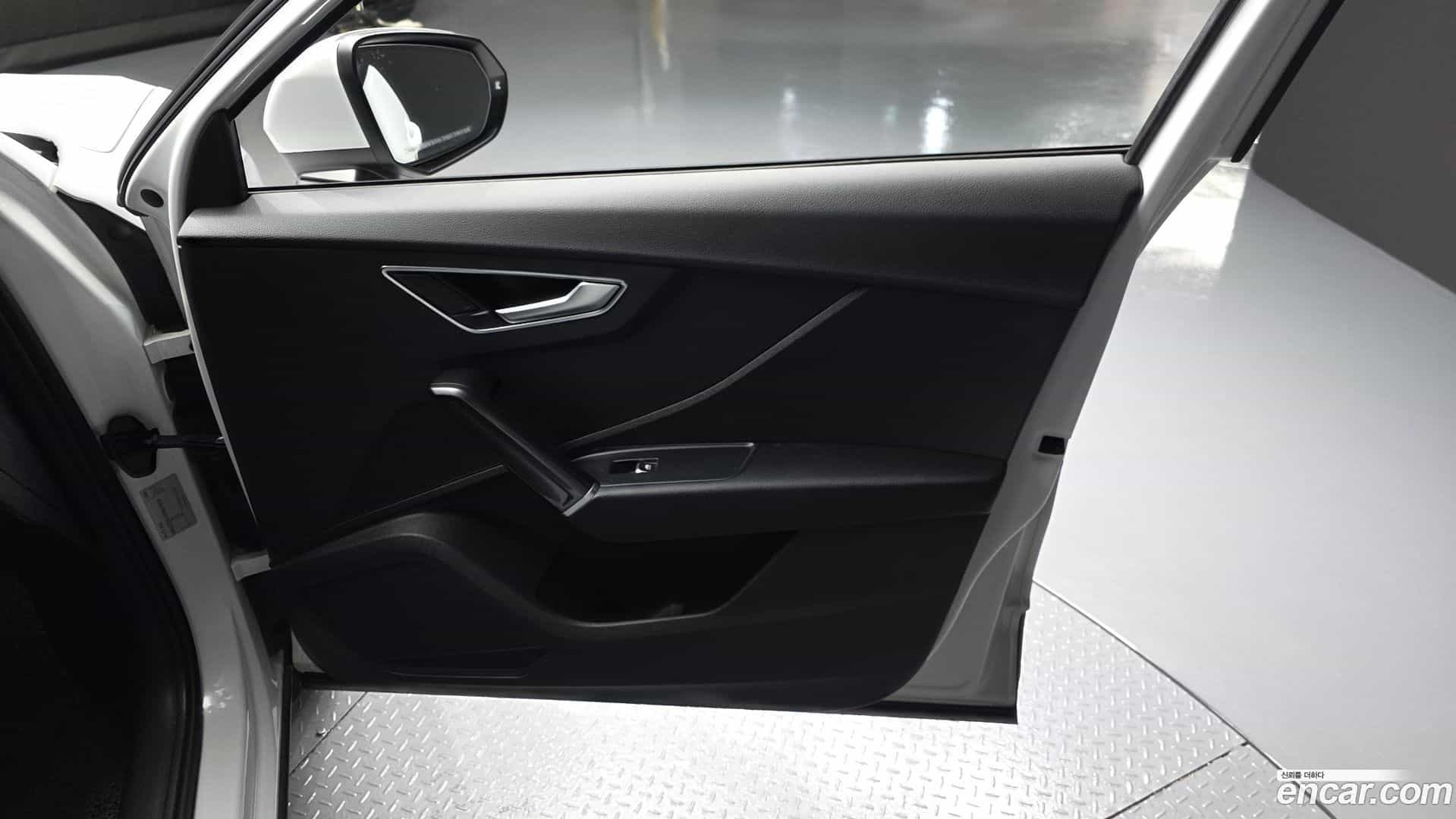 Q2 Audi 2023.1-INNER-034