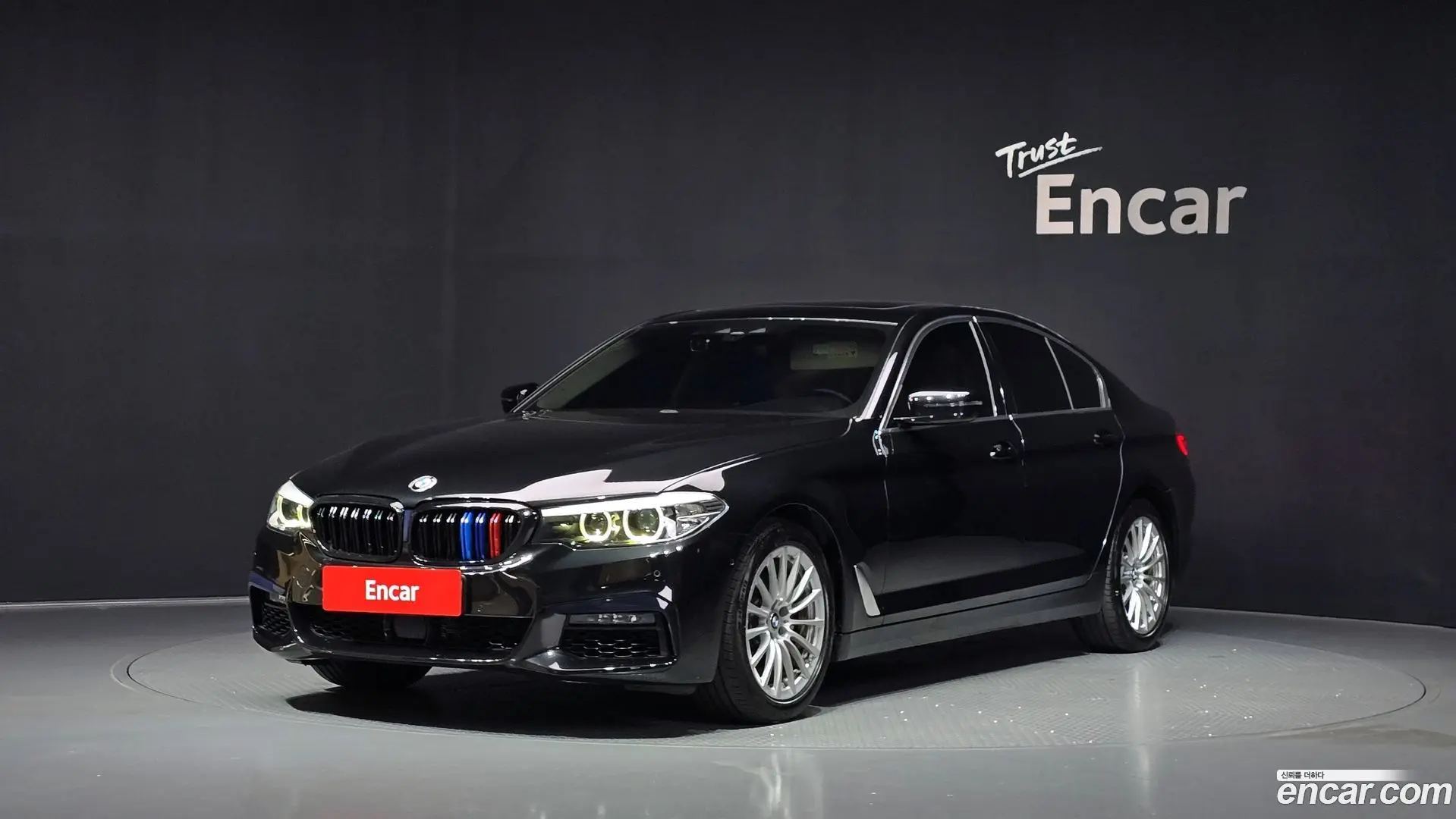 Main__Slider__Photo:5-Series BMW 2019.8-0