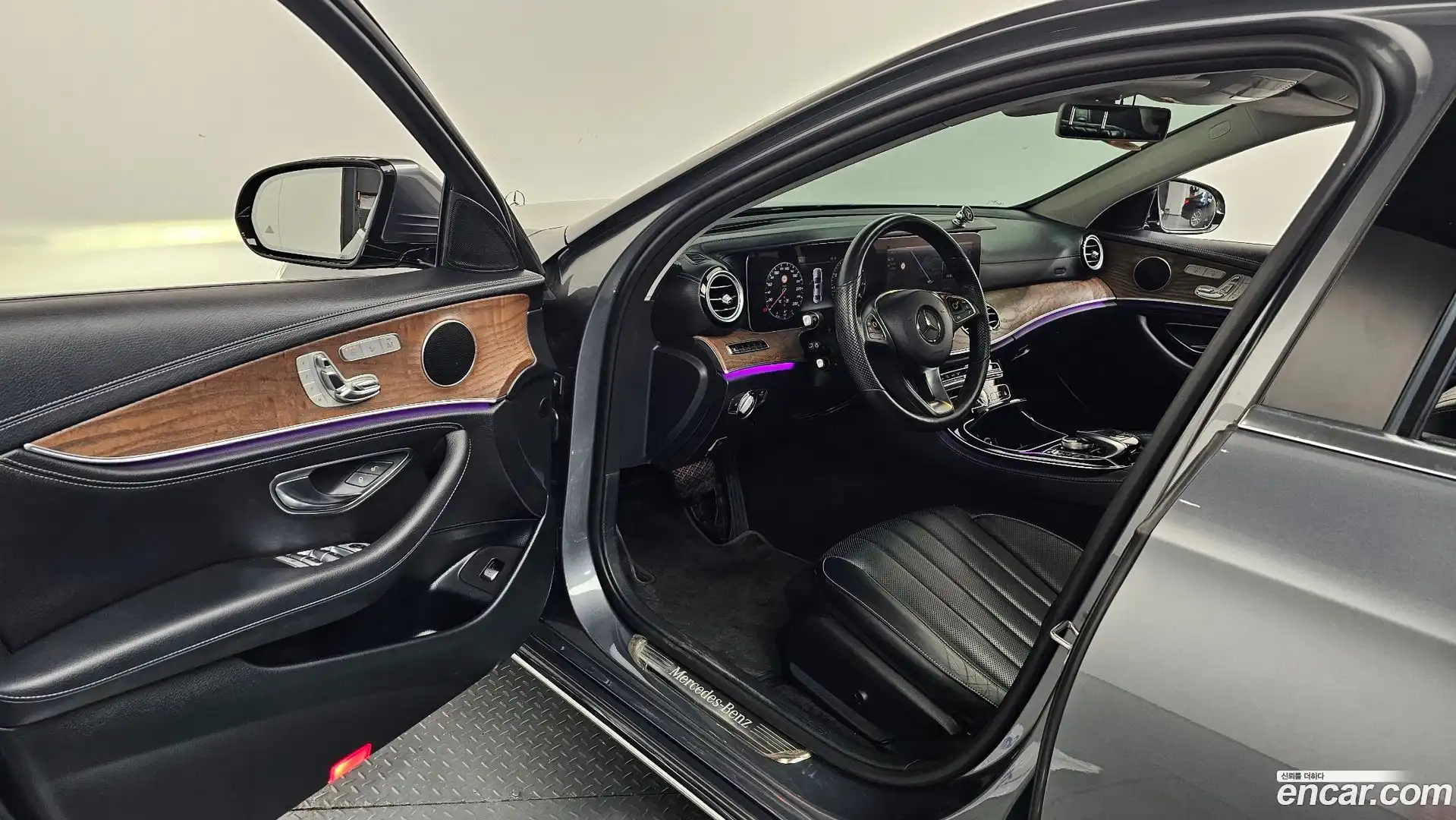 E-Class Mercedes-Benz 2016.9-INNER-010