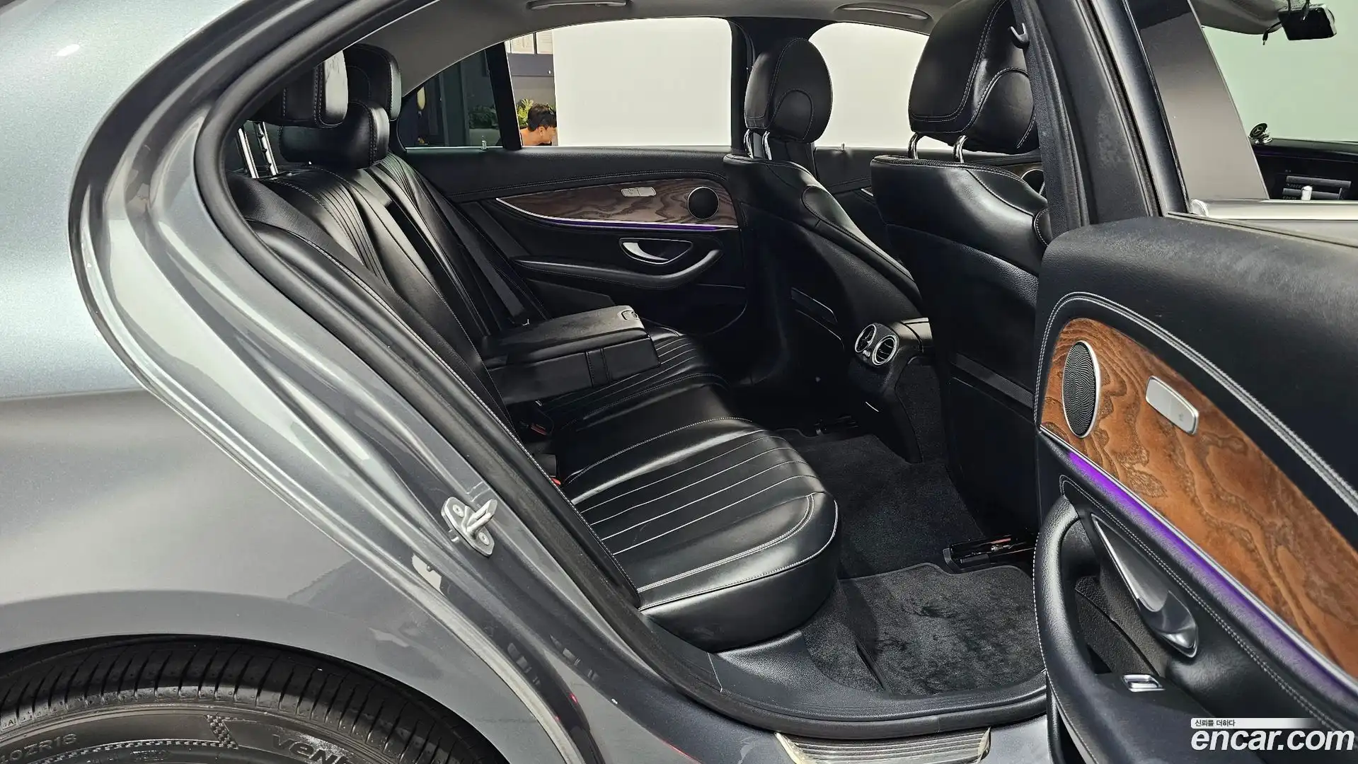 E-Class Mercedes-Benz 2016.9-OPTION-015