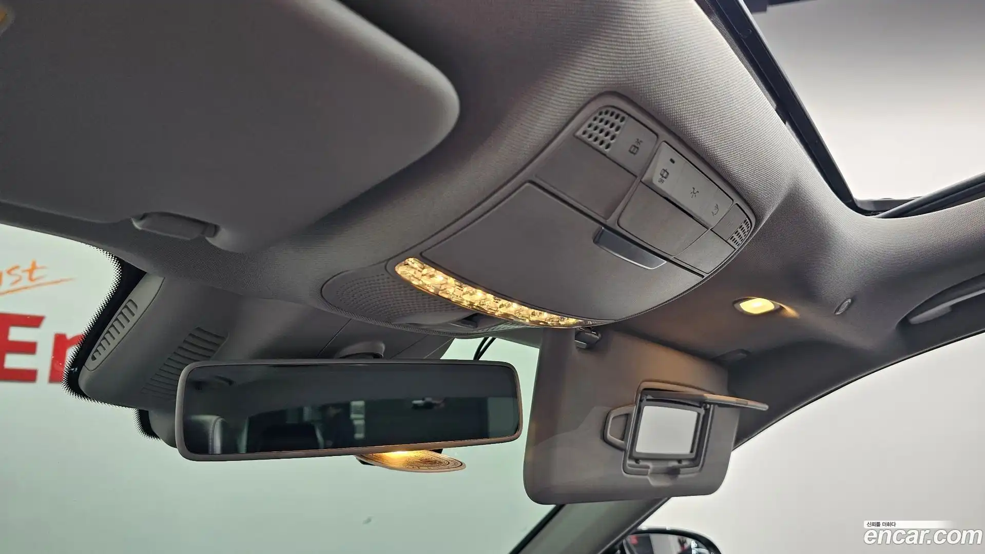 E-Class Mercedes-Benz 2016.9-OPTION-019