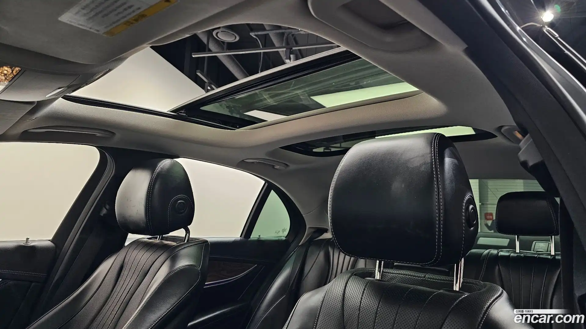 E-Class Mercedes-Benz 2016.9-OPTION-021