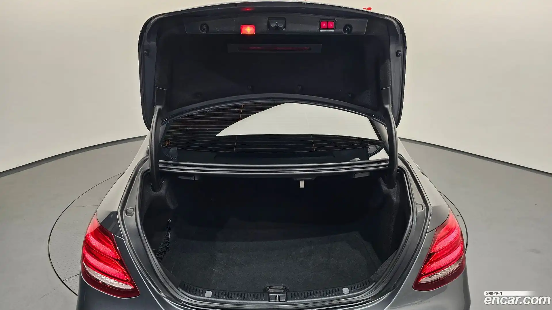 E-Class Mercedes-Benz 2016.9-OPTION-023