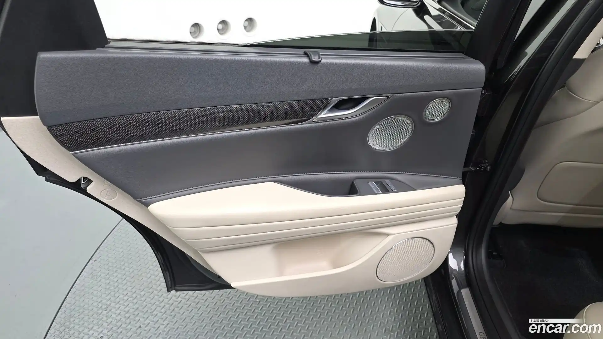 G80 Genesis 2022.9-INNER-035