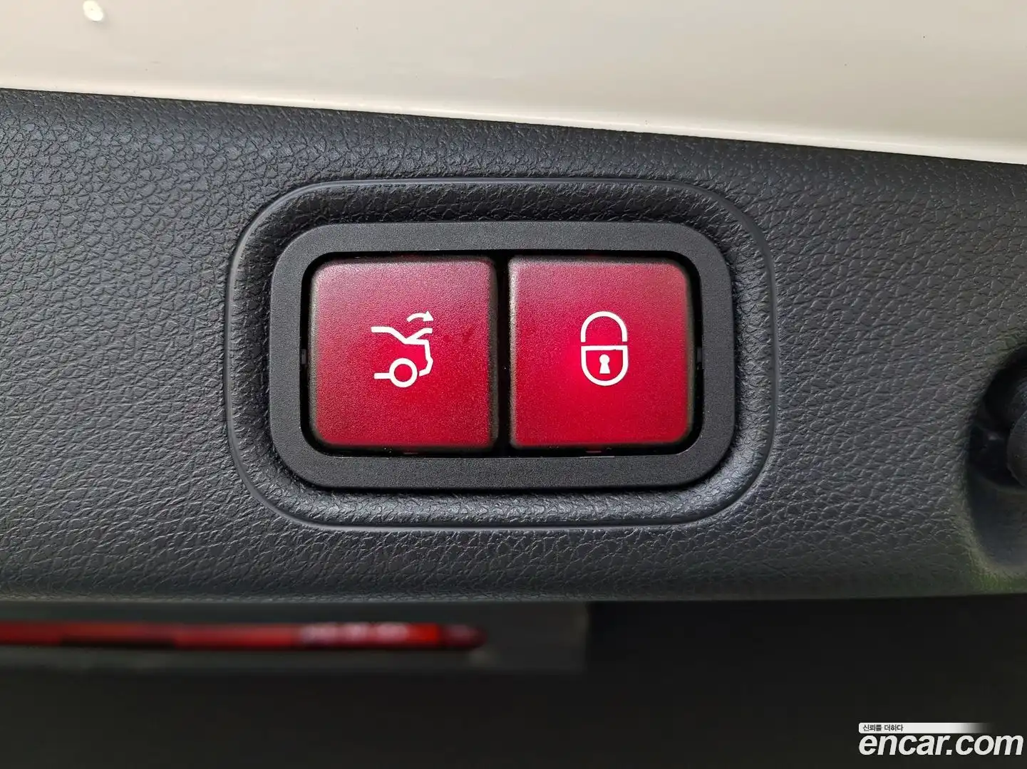 E-Class Mercedes-Benz 2019.5-OPTION-024