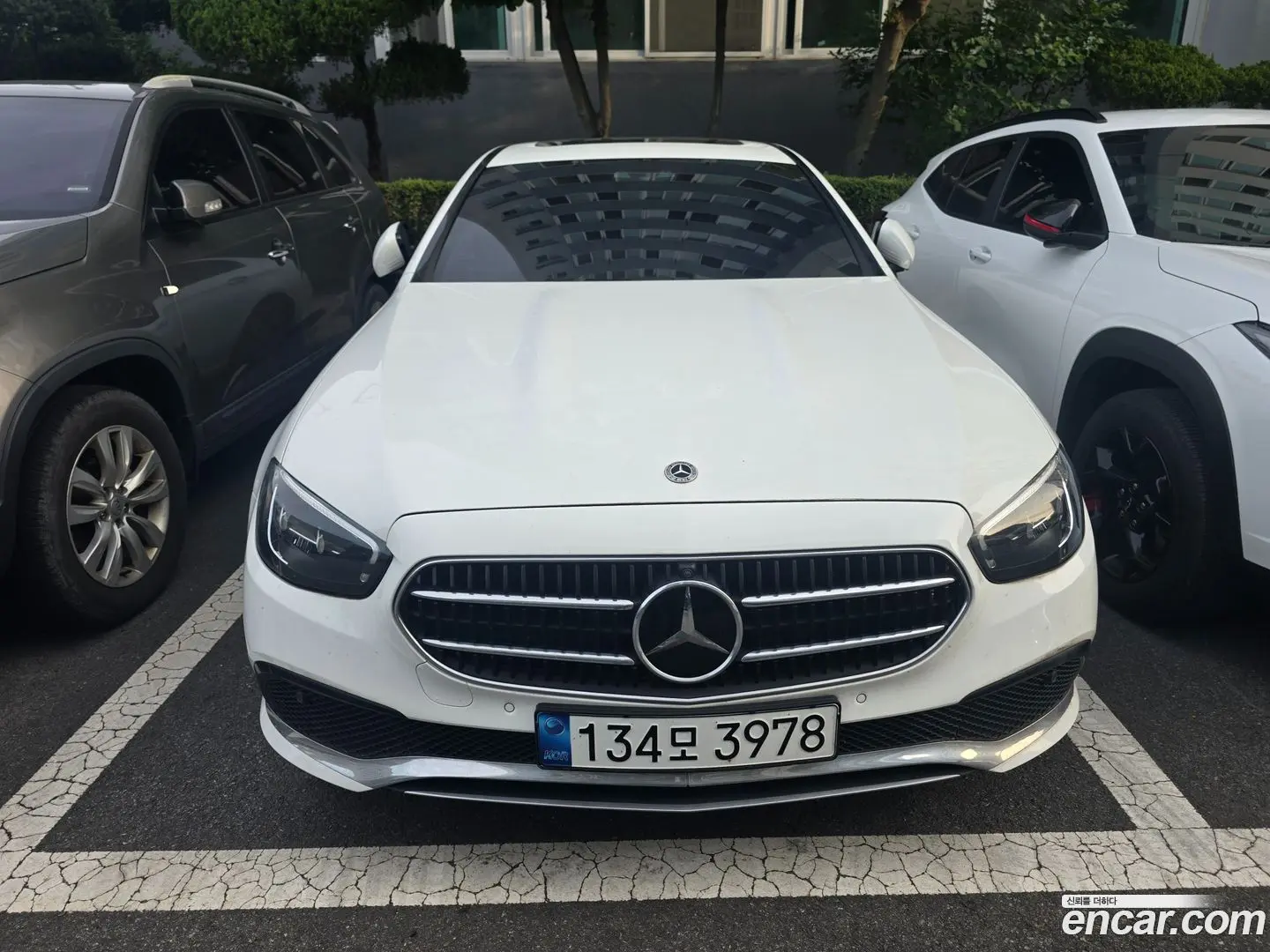 Main__Slider__Photo:E-Class Mercedes-Benz 2022.0-0