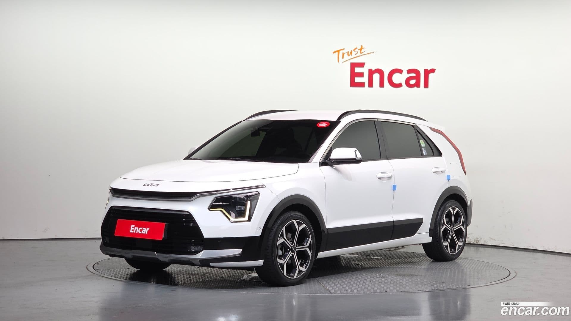 Main__Slider__Photo:Niro Kia 2022.4-0