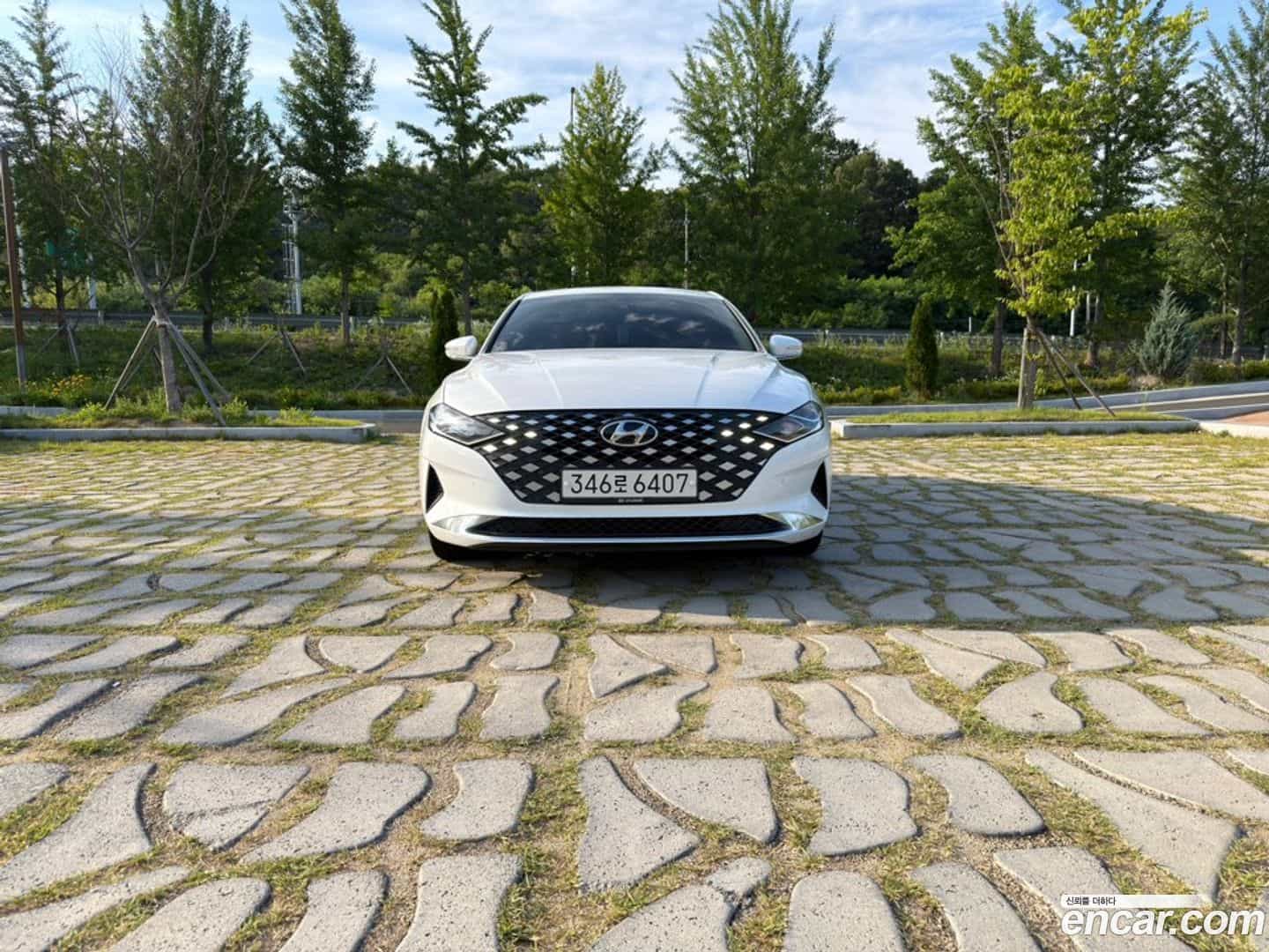 Grandeur Hyundai 2021.10-OUTER-001