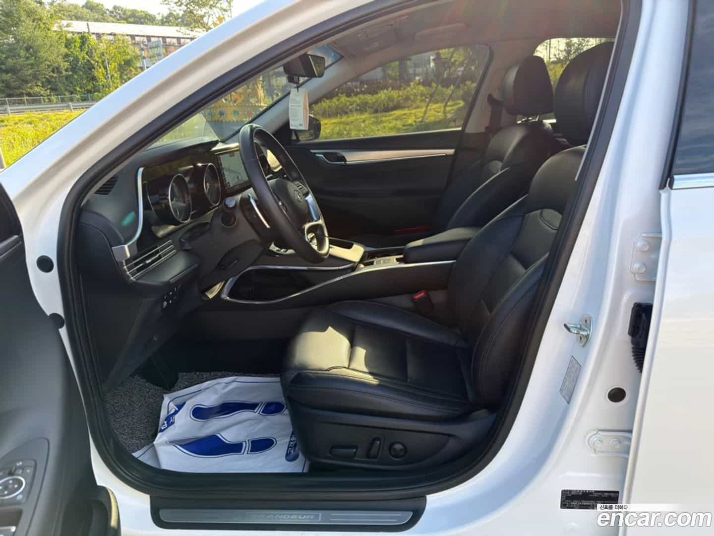 Grandeur Hyundai 2021.10-OUTER-006