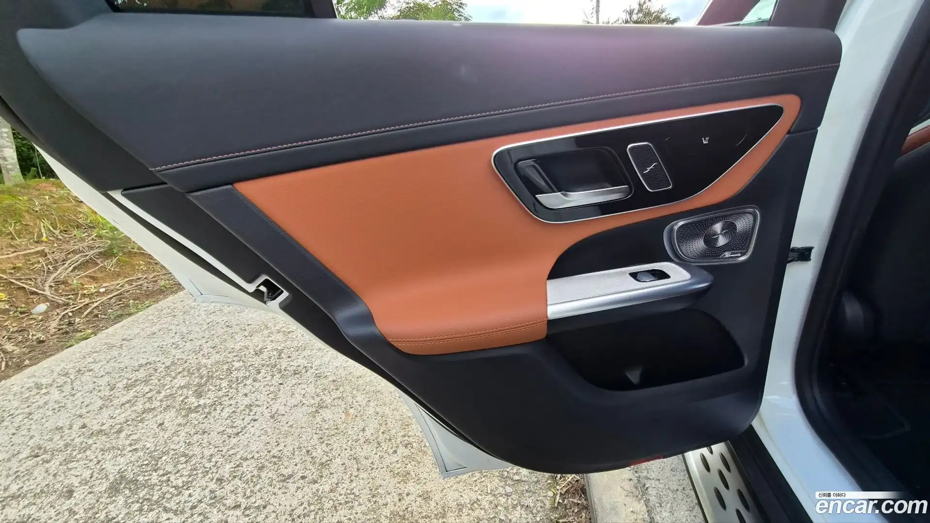 GLC-Class Mercedes-Benz 2024.0-INNER-007