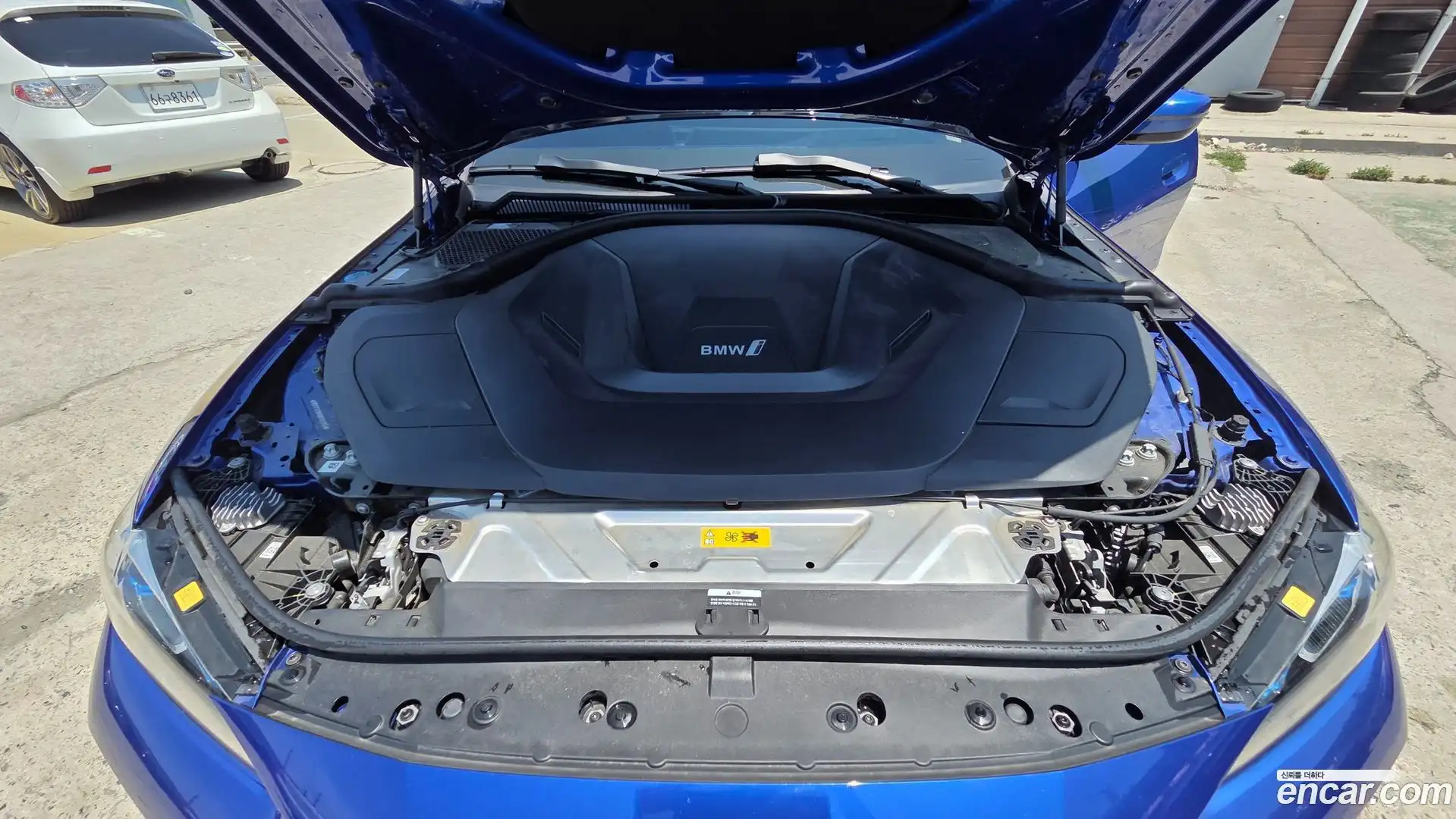 i4 BMW 2023.6-OUTER-006