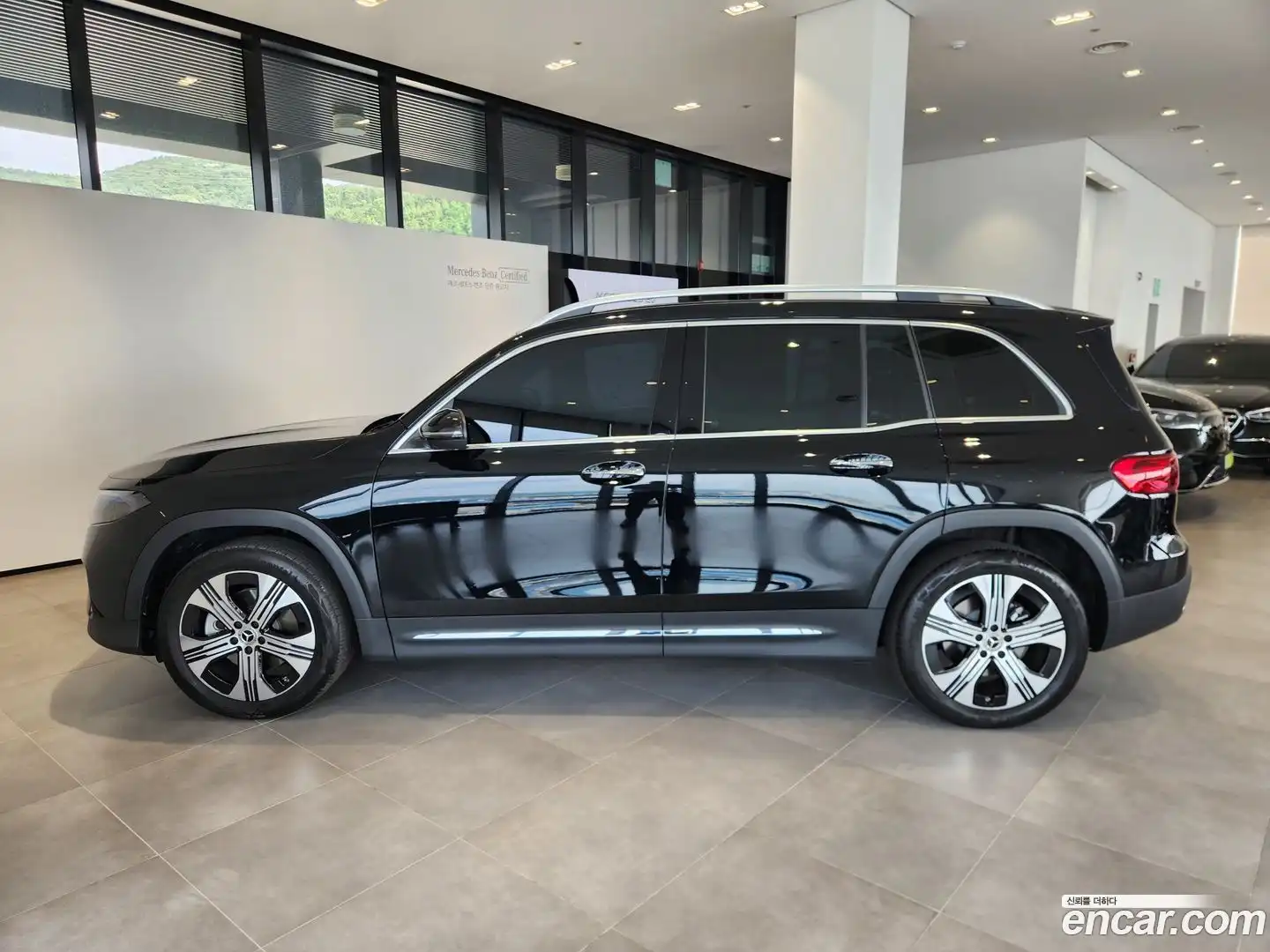 EQB Mercedes-Benz 2025.10-INNER-008