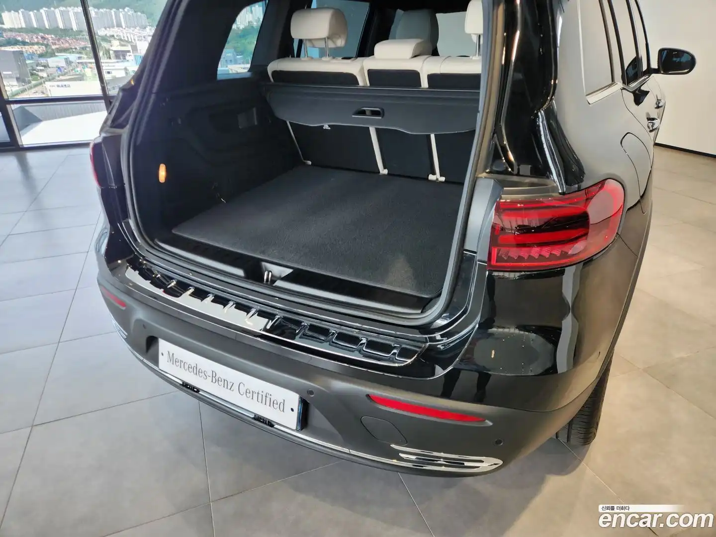EQB Mercedes-Benz 2025.10-INNER-010