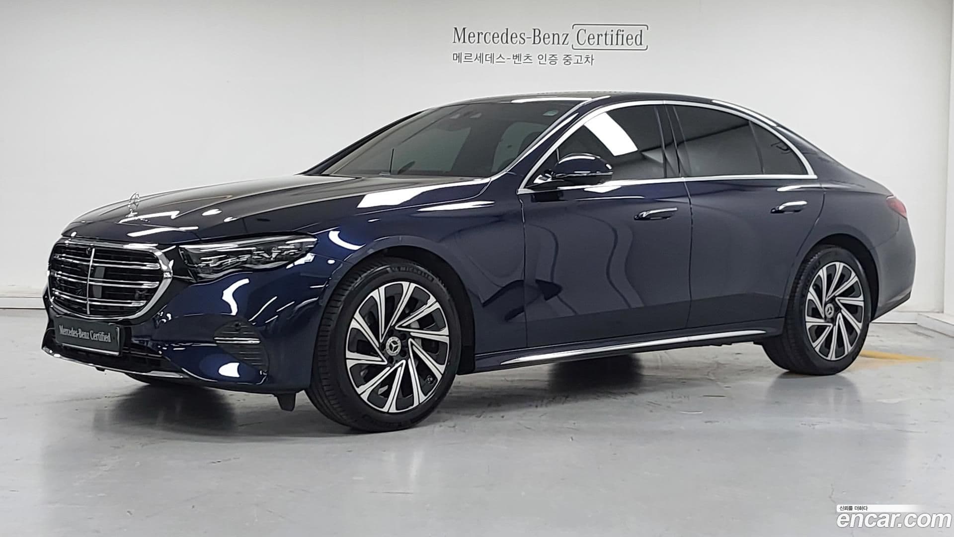 Main__Slider__Photo:E-Class Mercedes-Benz 2024.6-0