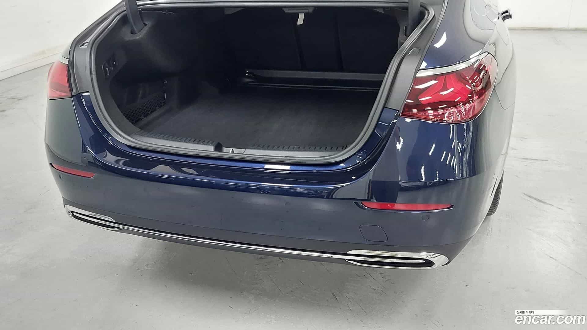 E-Class Mercedes-Benz 2024.6-OPTION-015