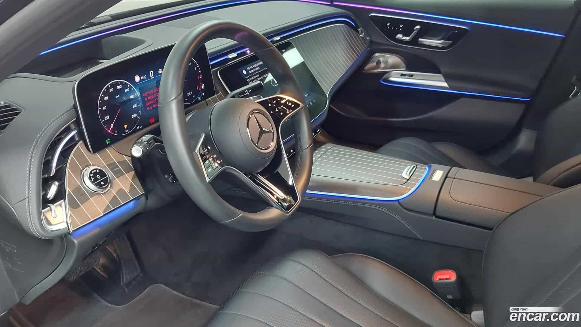 E-Class Mercedes-Benz 2024.6-OPTION-018