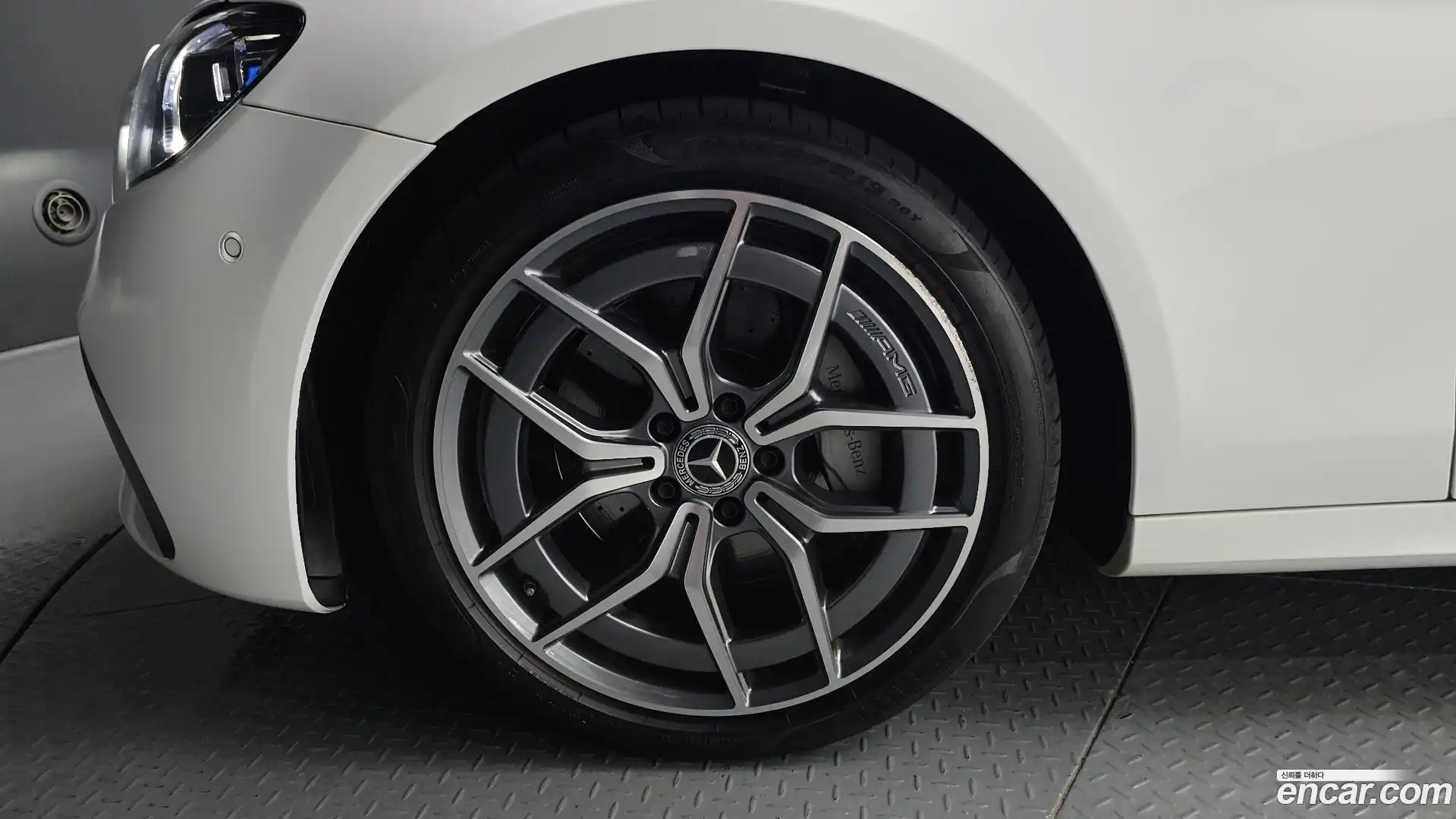 E-Class Mercedes-Benz 2022.0-OUTER-005