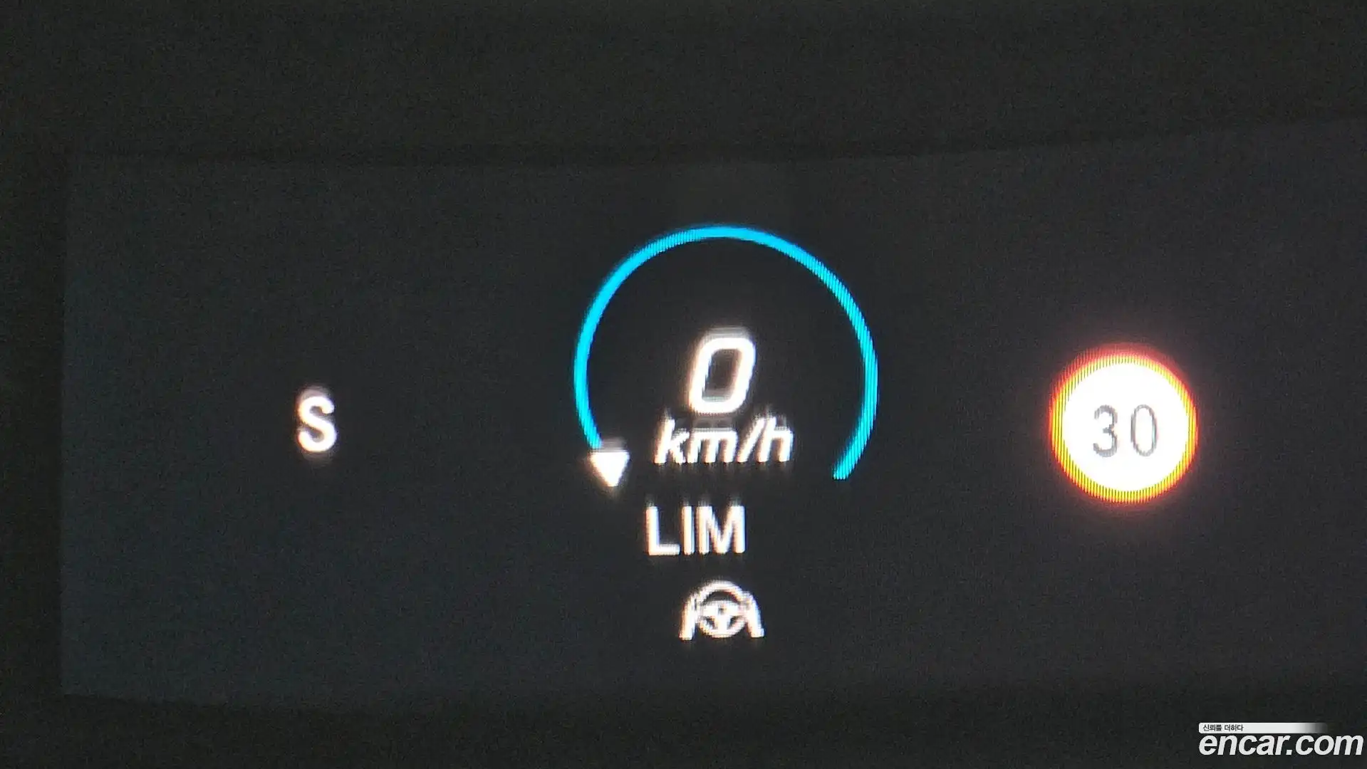 E-Class Mercedes-Benz 2022.0-OPTION-022