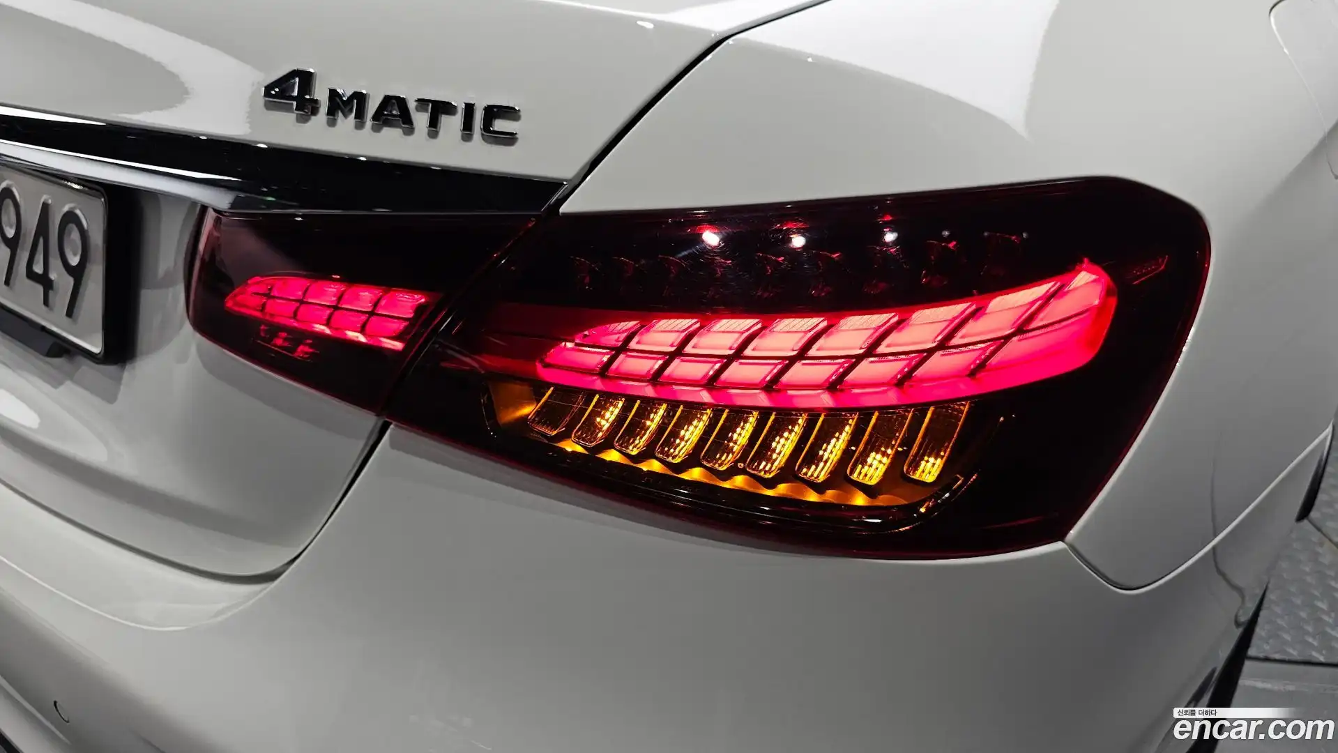 E-Class Mercedes-Benz 2022.0-OUTER-033