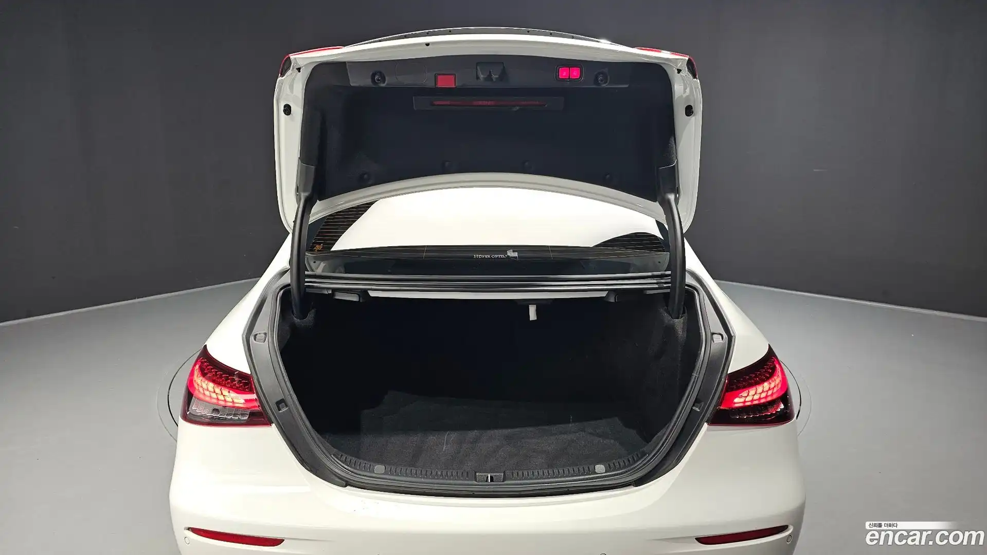 E-Class Mercedes-Benz 2022.0-OPTION-040