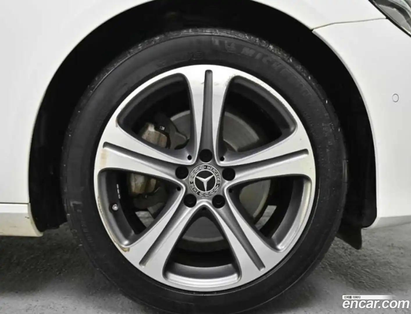 E-Class Mercedes-Benz 2019.3-OUTER-005