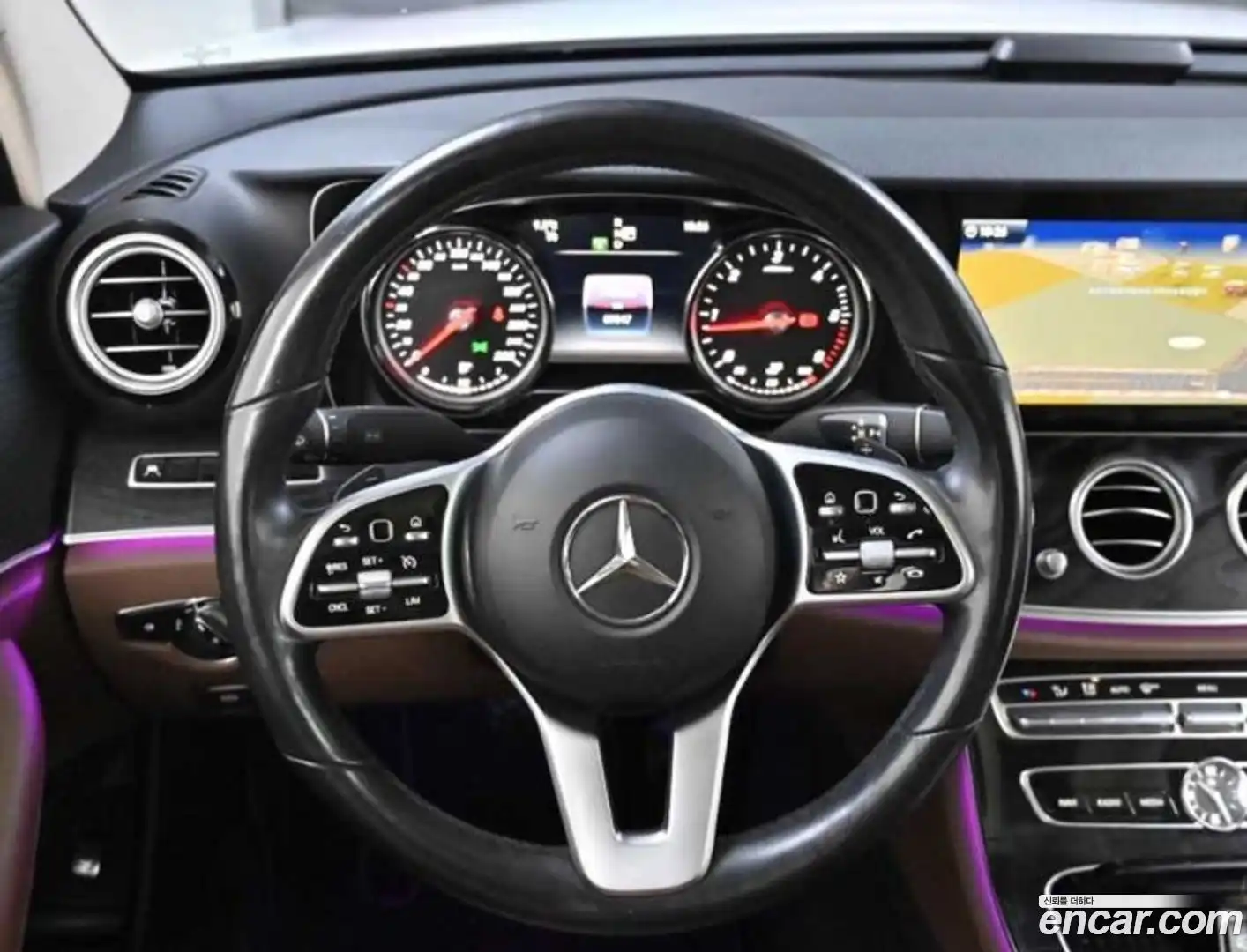 E-Class Mercedes-Benz 2019.3-OPTION-017