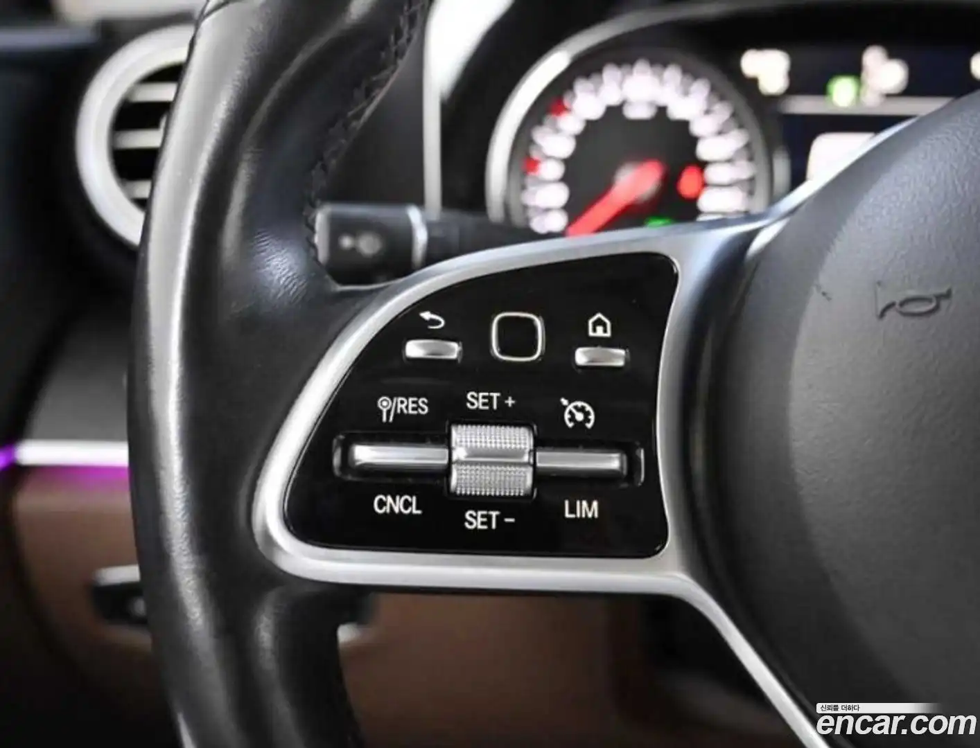 E-Class Mercedes-Benz 2019.3-OPTION-022