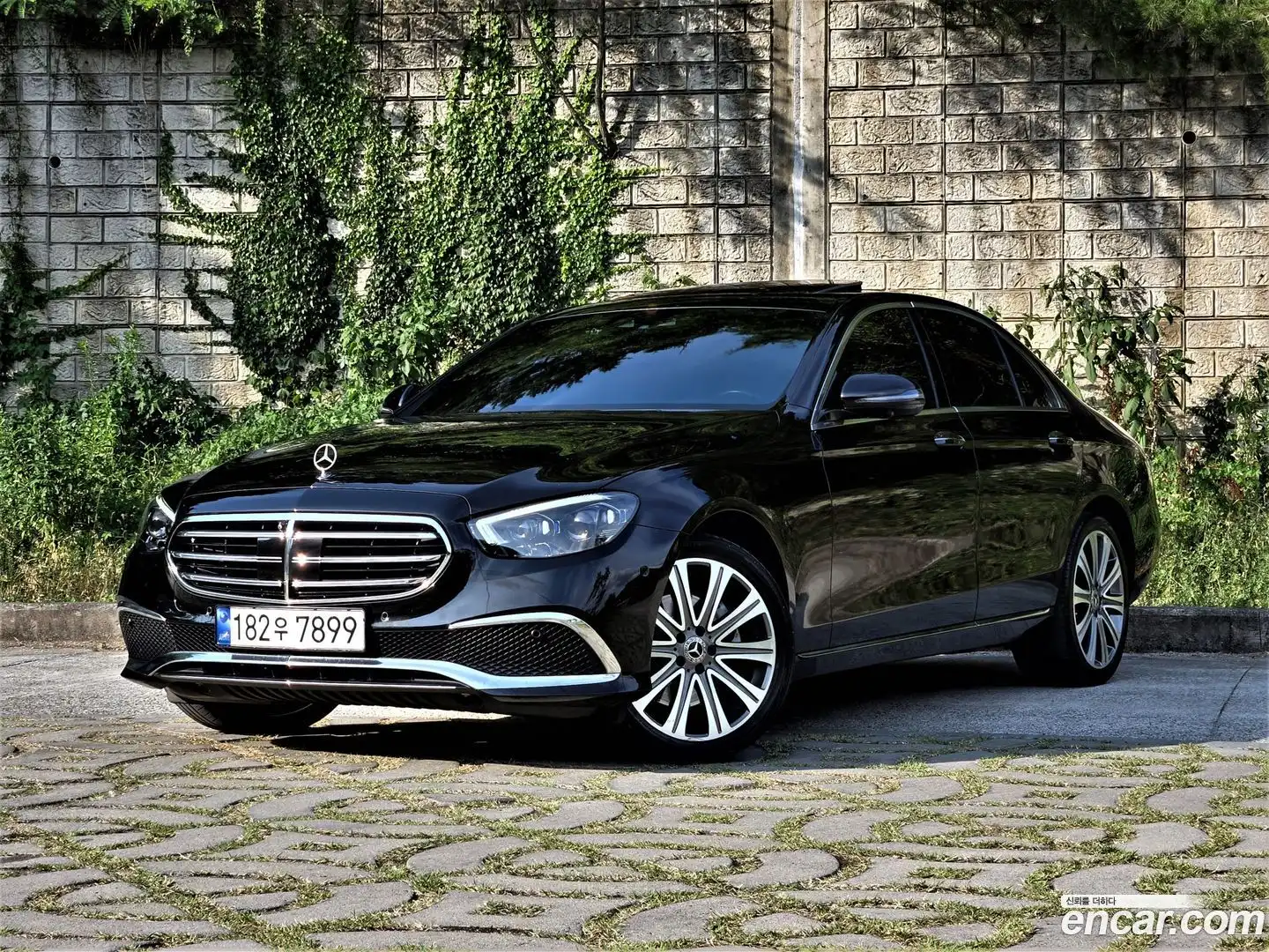 E-Class Mercedes-Benz 2021.11-OUTER-001