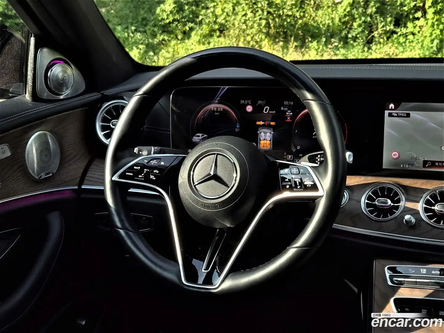 E-Class Mercedes-Benz 2021.11-OPTION-017