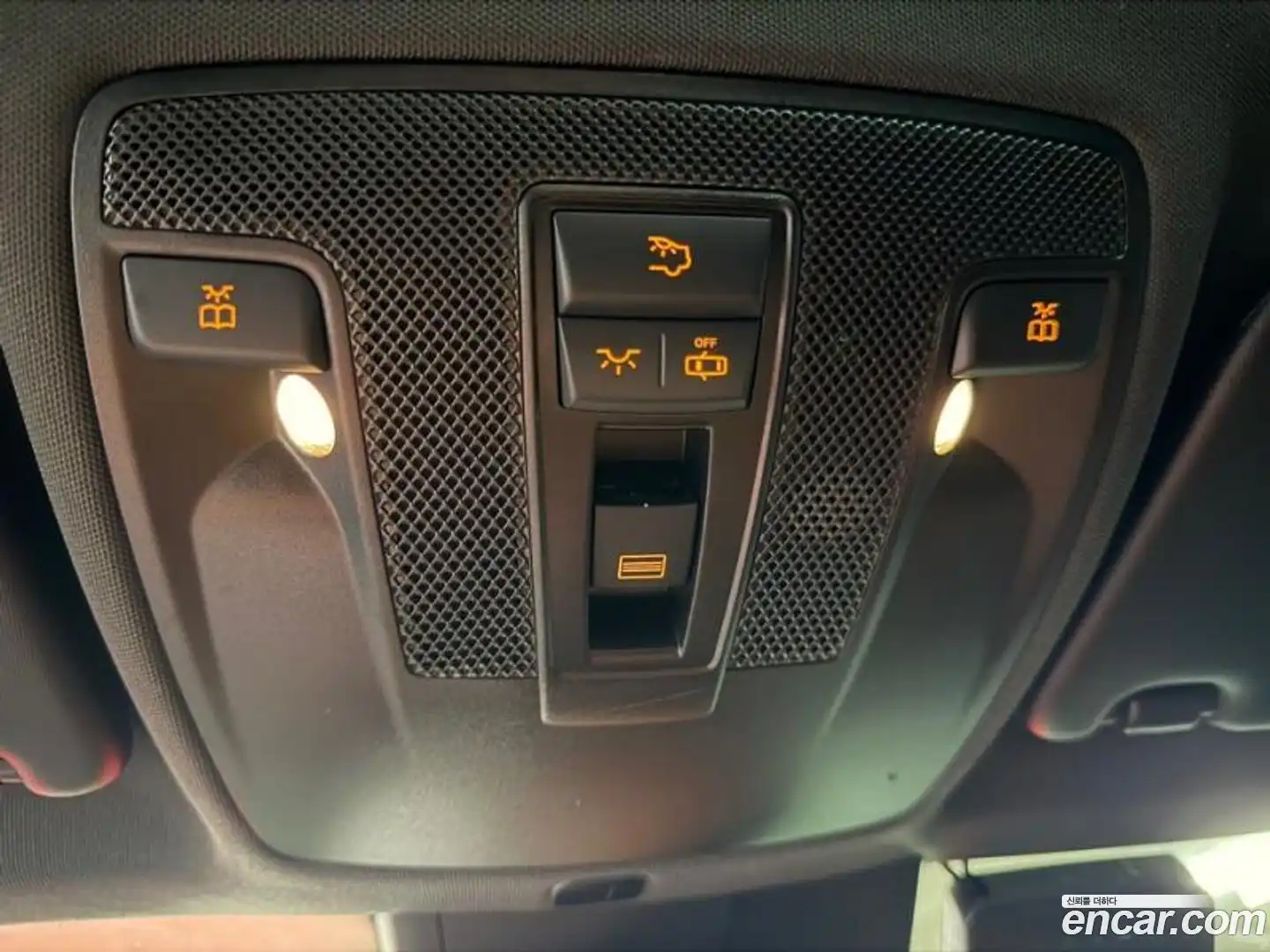 CLA-Class Mercedes-Benz 2017.10-INNER-010