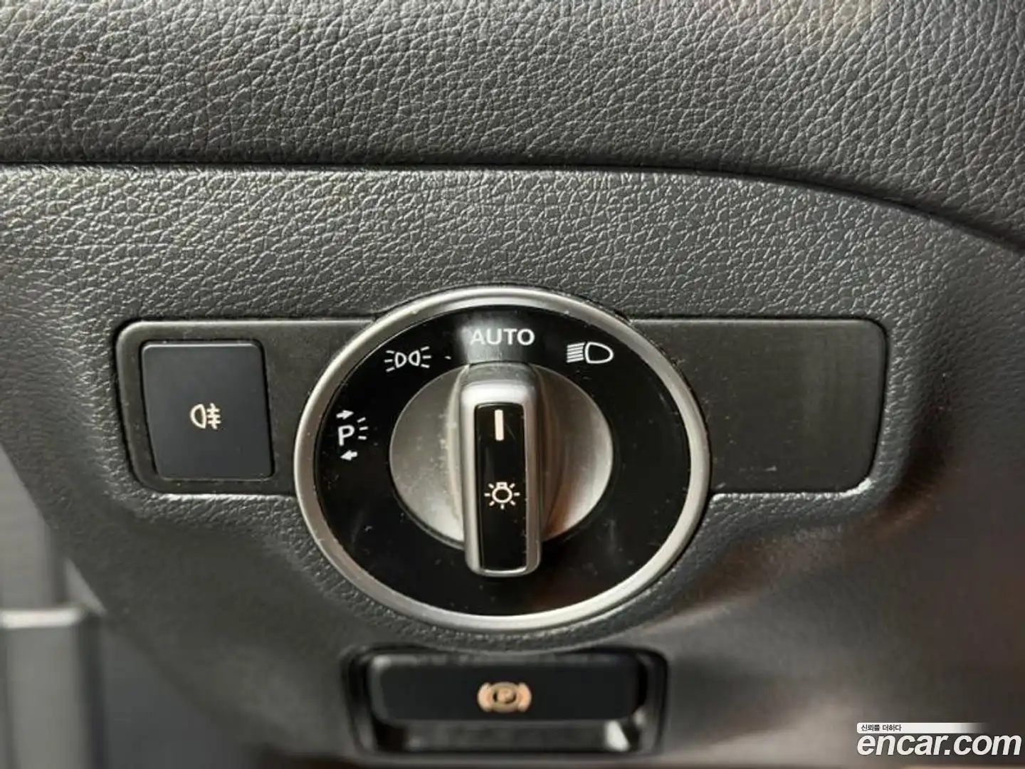 CLA-Class Mercedes-Benz 2017.10-OPTION-017
