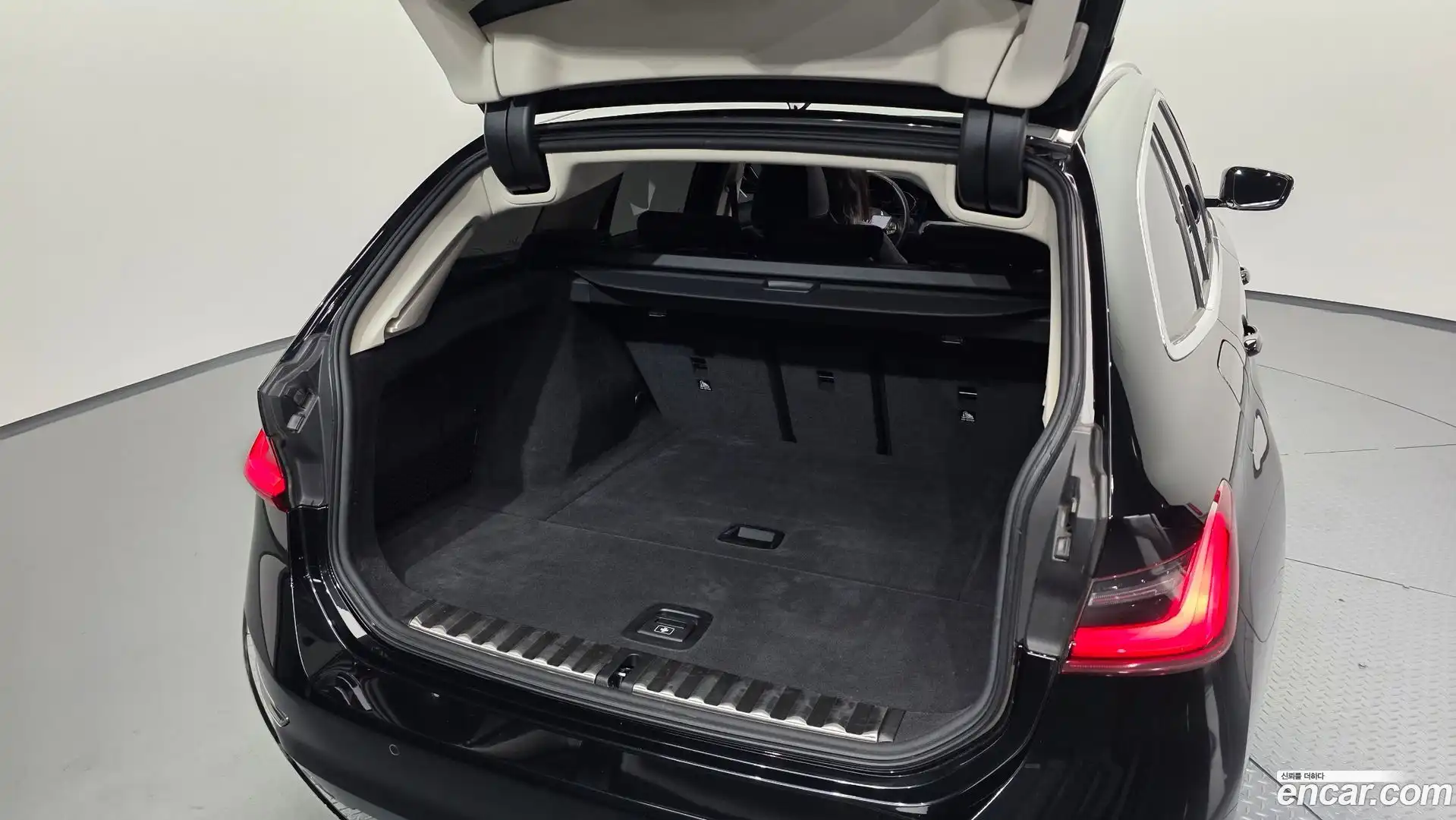 3-Series BMW 2022.6-OPTION-049