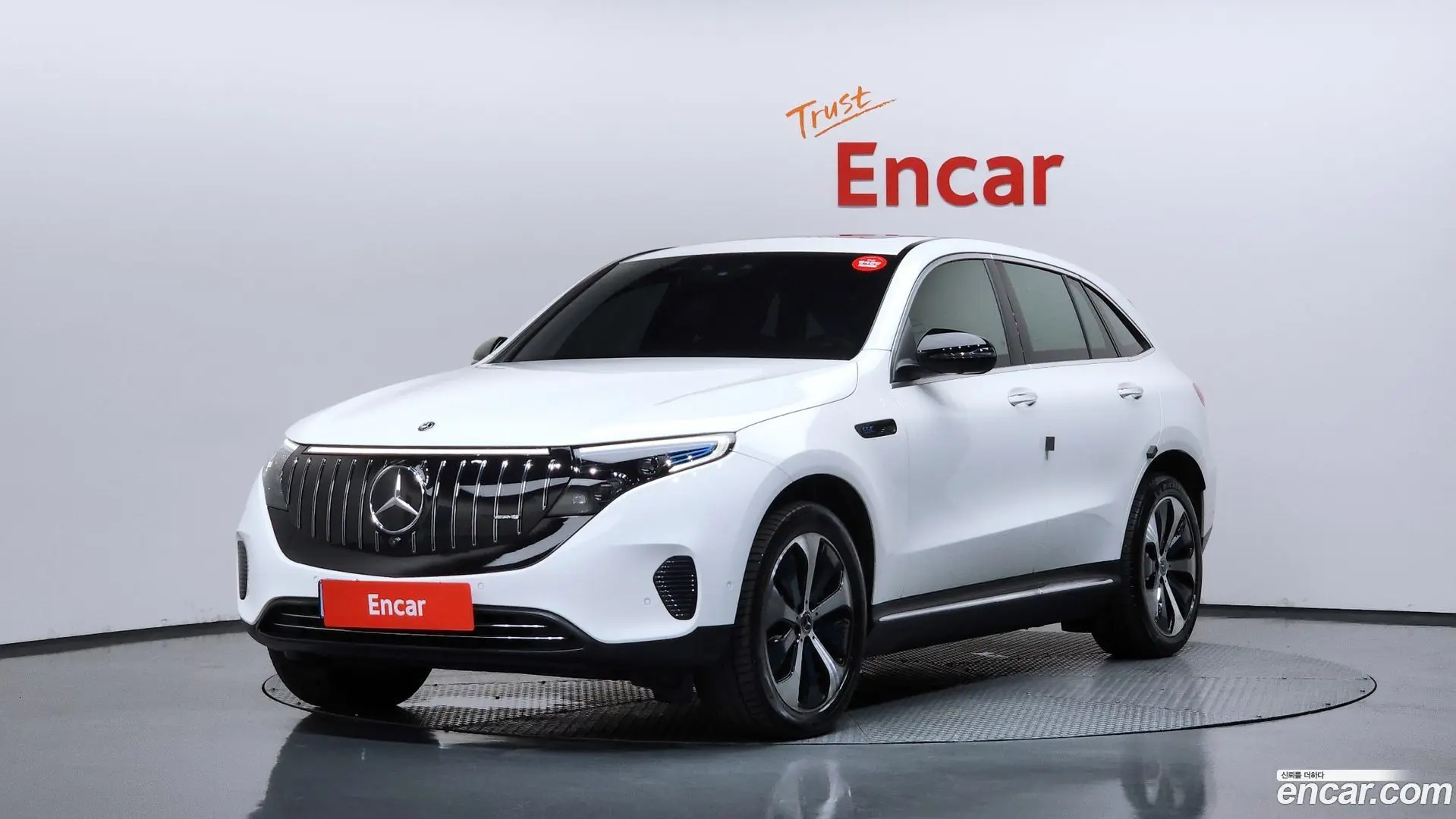 Main__Slider__Photo:EQC Mercedes-Benz 2020.11-0