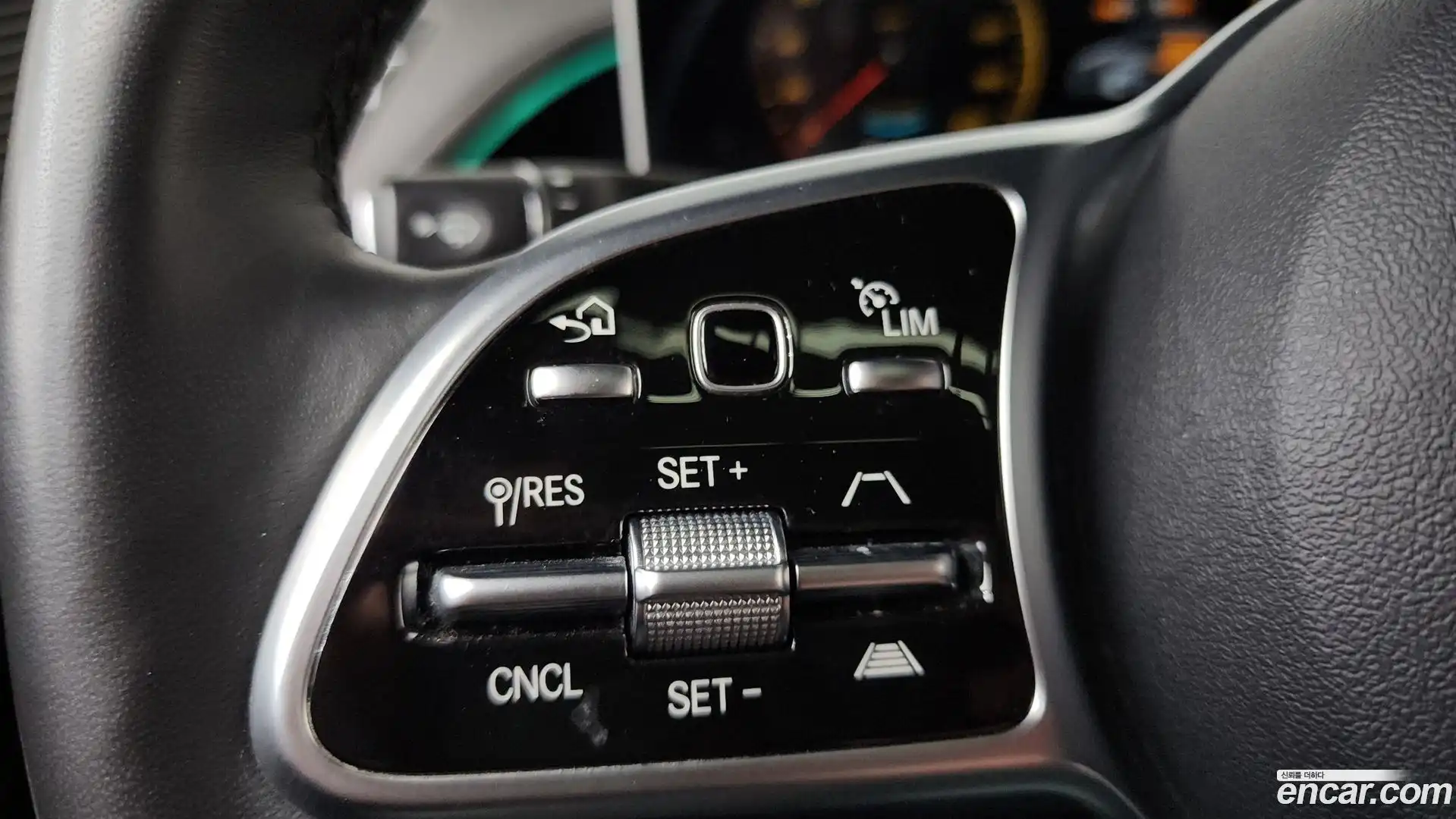 EQC Mercedes-Benz 2020.11-OPTION-021