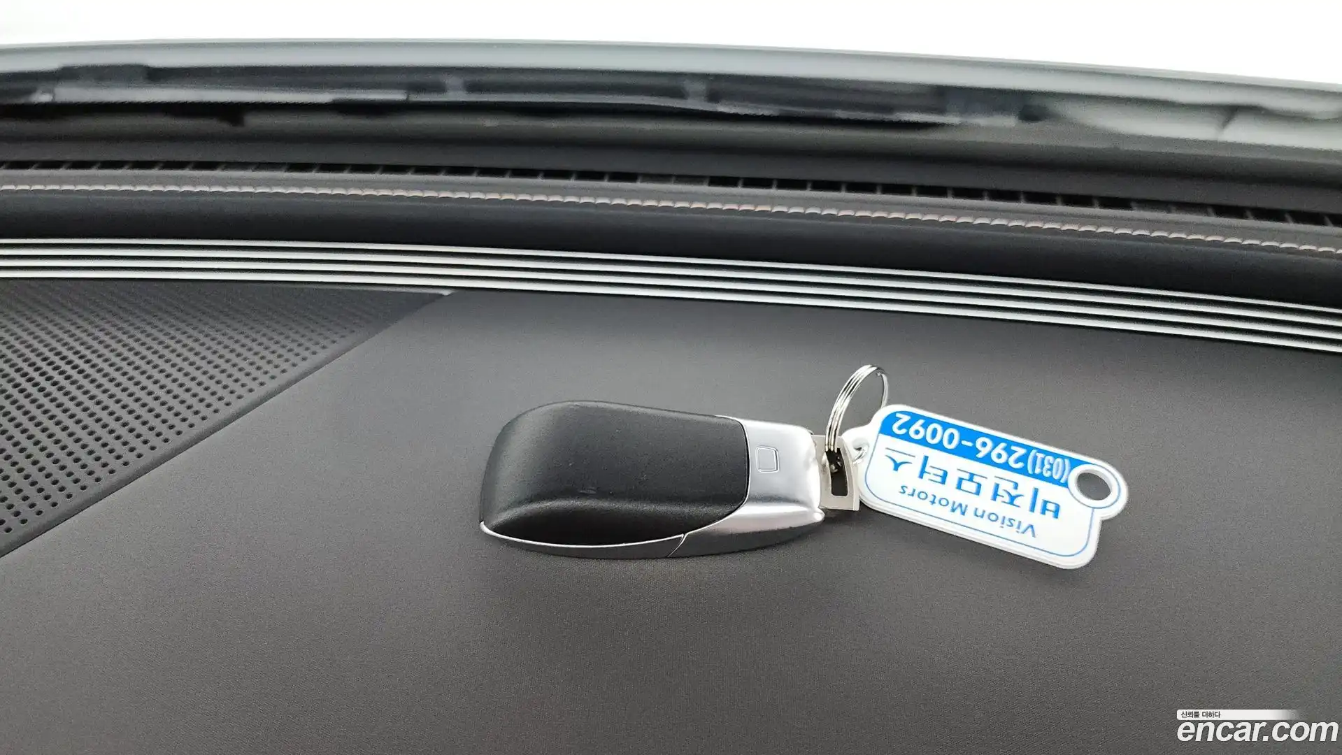 EQC Mercedes-Benz 2020.11-OPTION-049