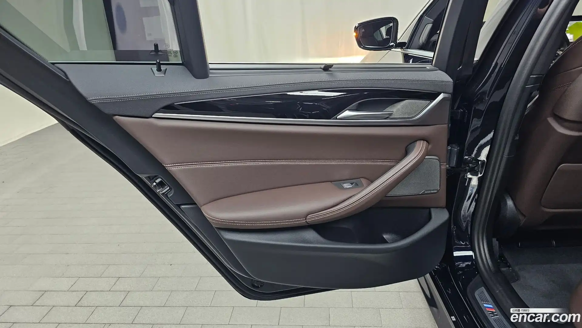 5-Series BMW 2023.4-INNER-035