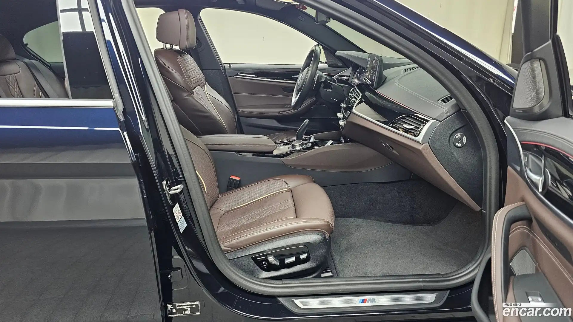 5-Series BMW 2023.4-INNER-036