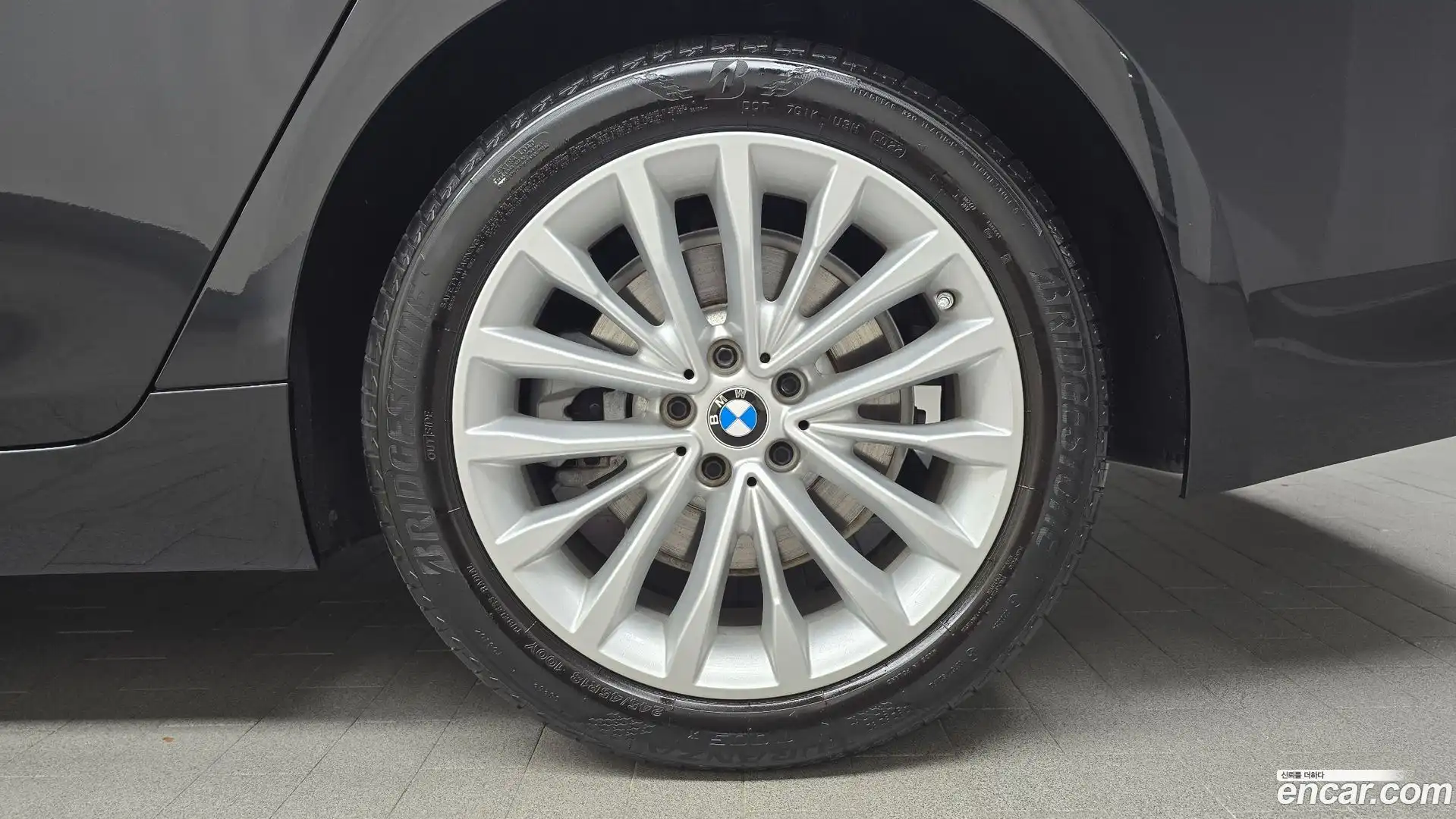 5-Series BMW 2023.4-OUTER-031
