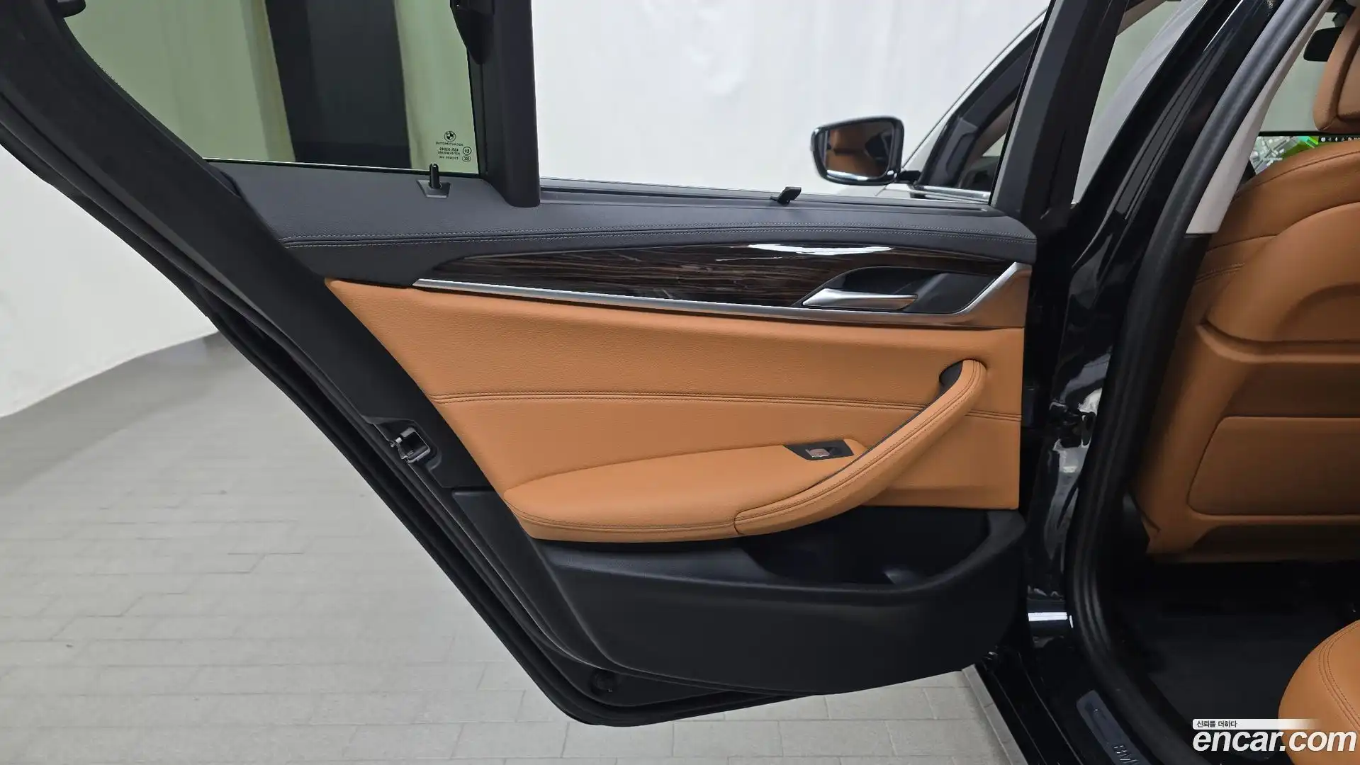 5-Series BMW 2023.4-INNER-035