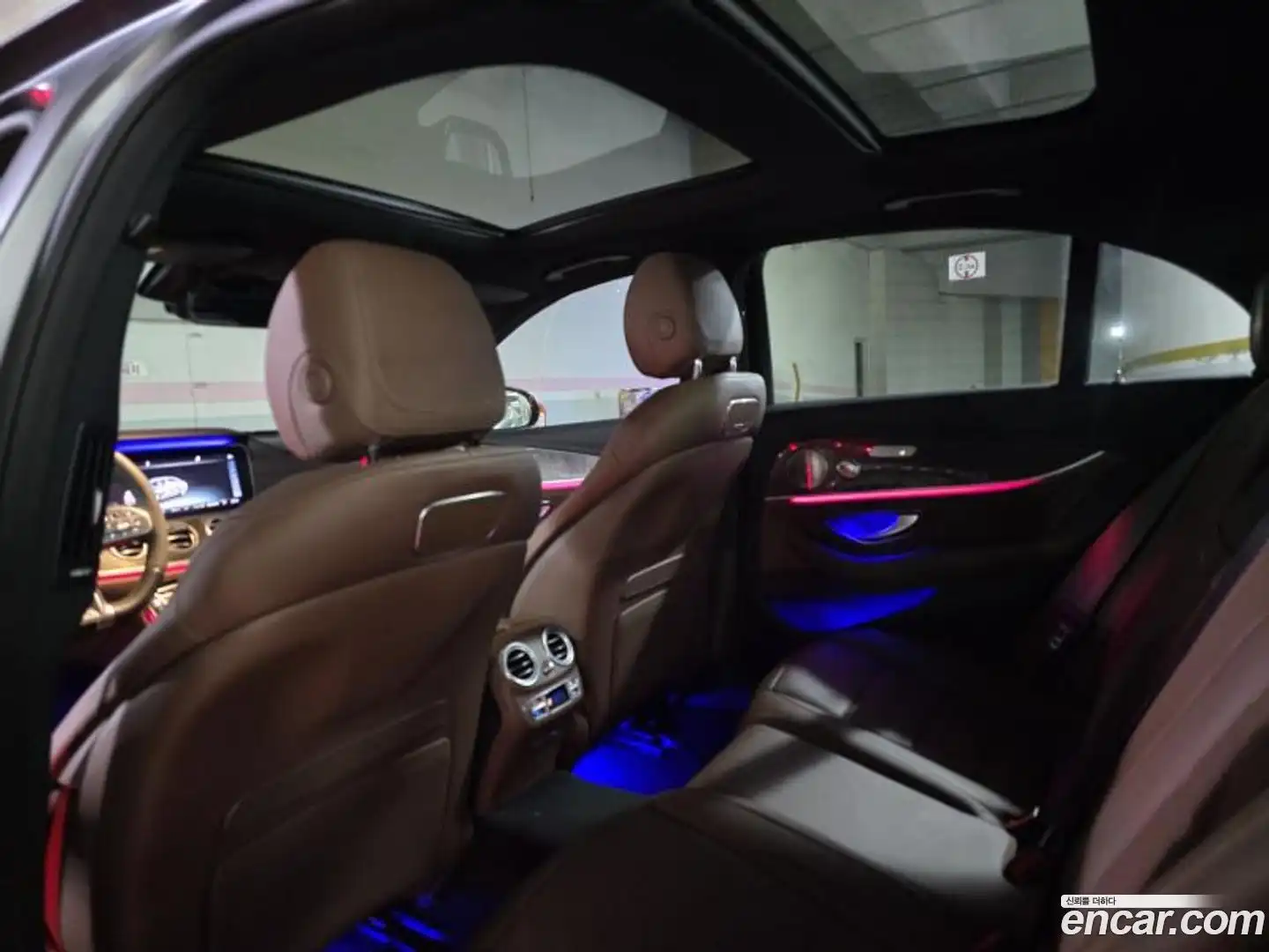 E-Class Mercedes-Benz 2019.11-OPTION-016