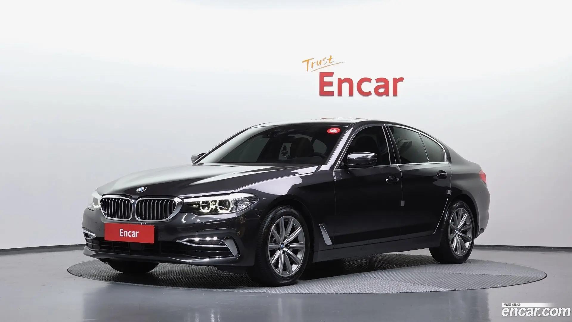 Main__Slider__Photo:5-Series BMW 2019.5-0