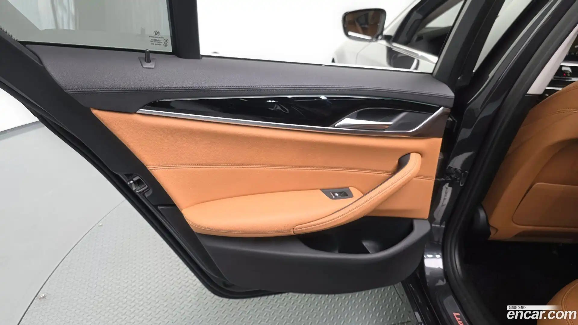 5-Series BMW 2019.5-INNER-035