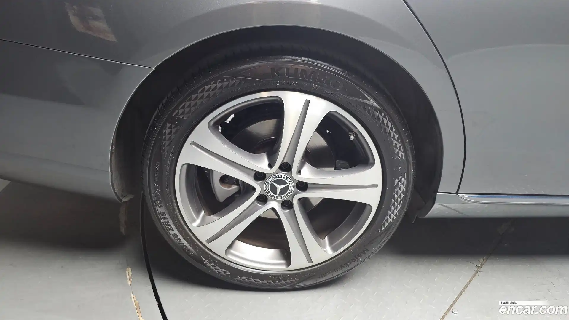 E-Class Mercedes-Benz 2018.9-OUTER-005