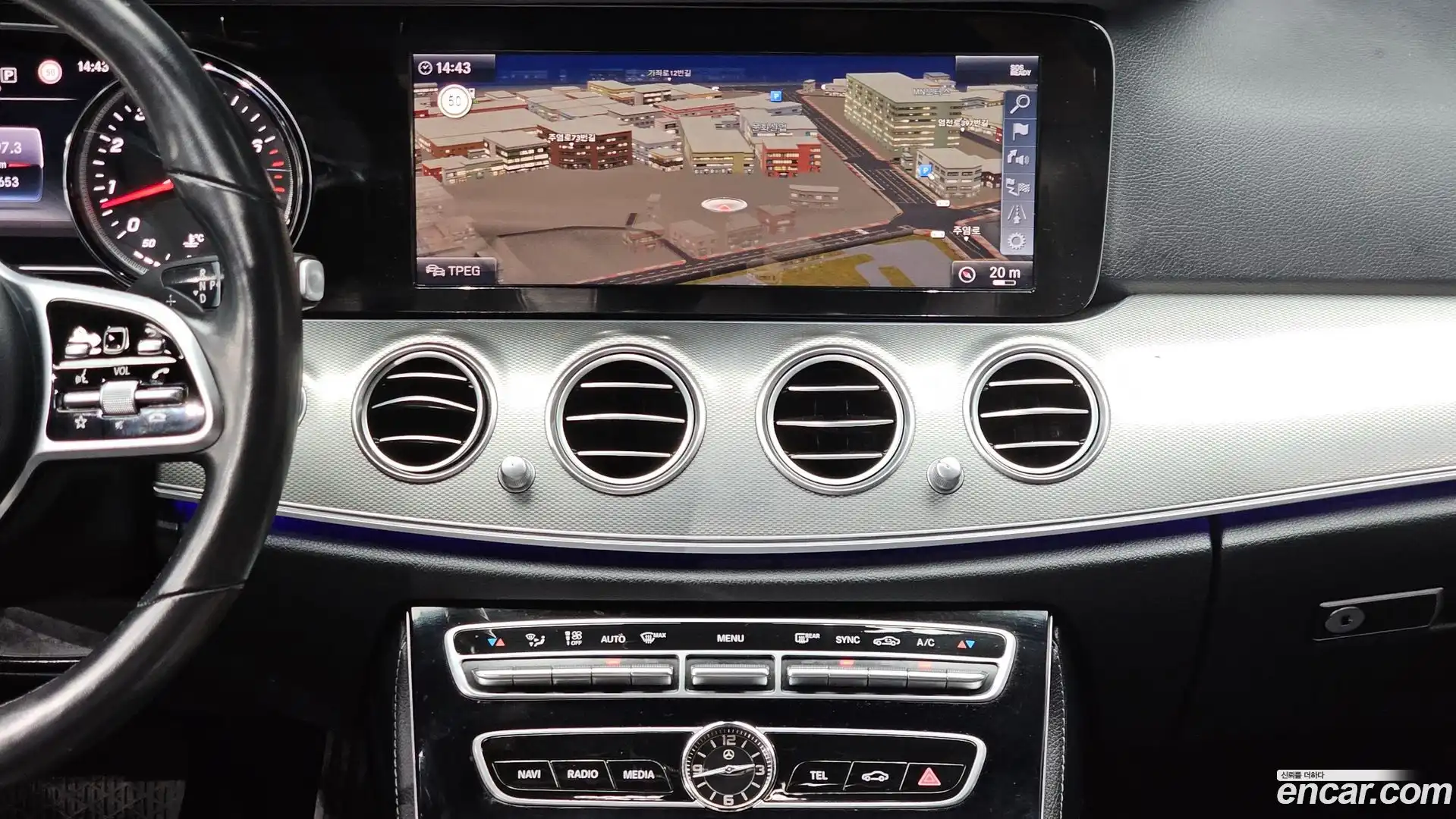 E-Class Mercedes-Benz 2018.9-OPTION-018