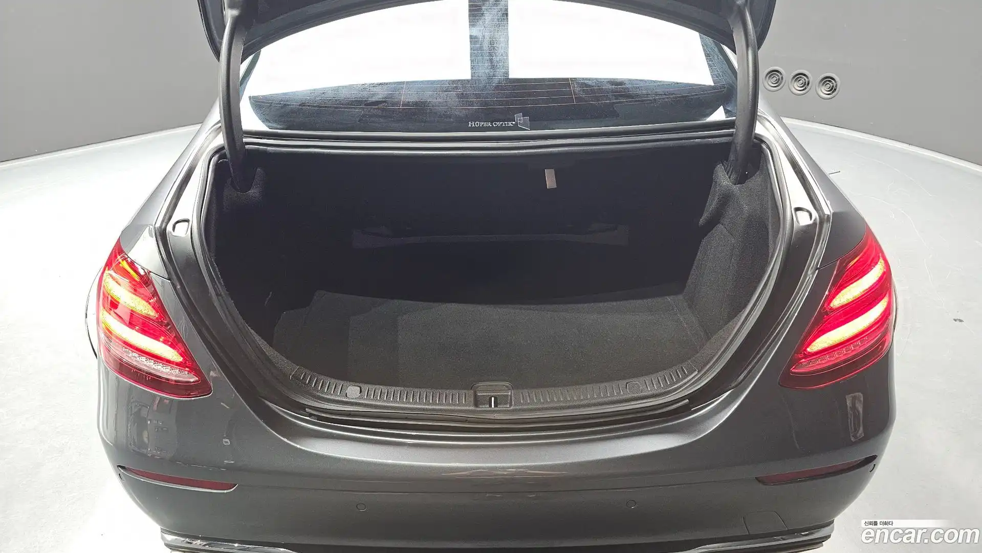 E-Class Mercedes-Benz 2018.9-OPTION-024