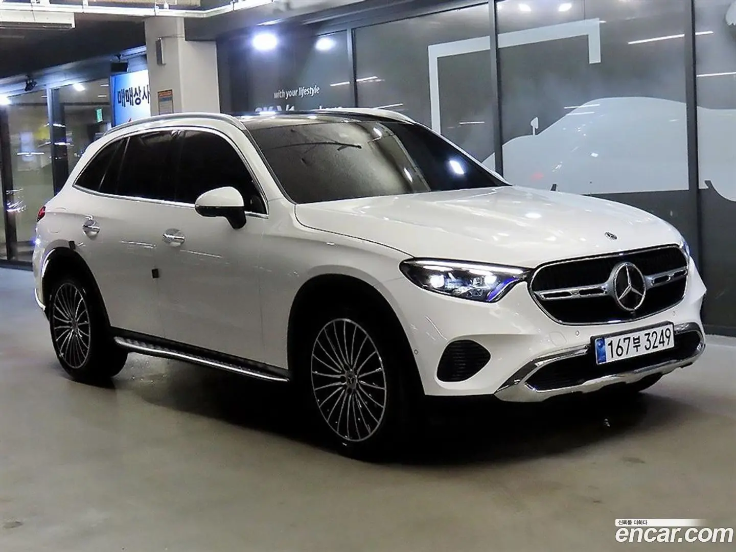 Main__Slider__Photo:GLC-Class Mercedes-Benz 2024.8-0