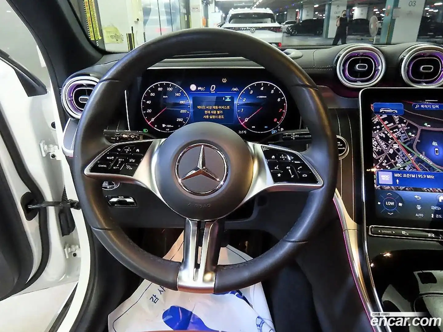 GLC-Class Mercedes-Benz 2024.8-INNER-008