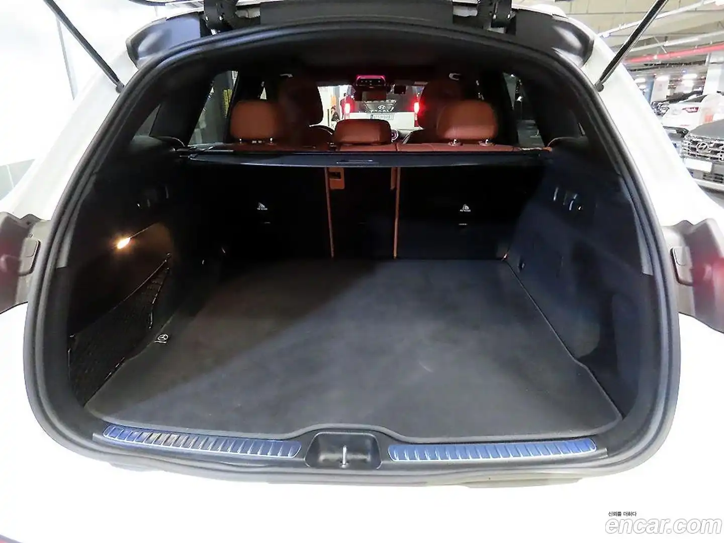 GLC-Class Mercedes-Benz 2024.8-OPTION-020
