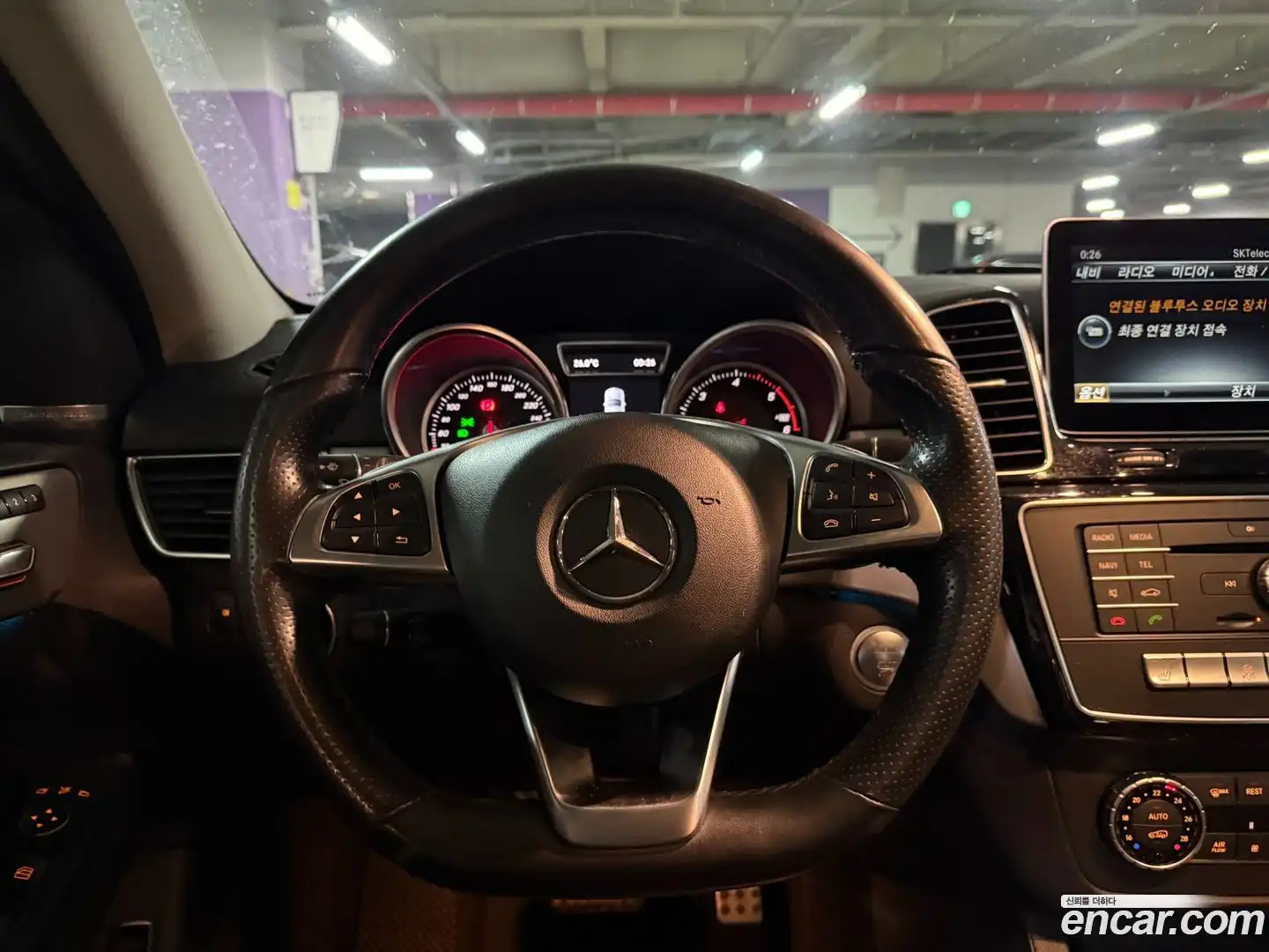 GLE-Class Mercedes-Benz 2017.3-INNER-010