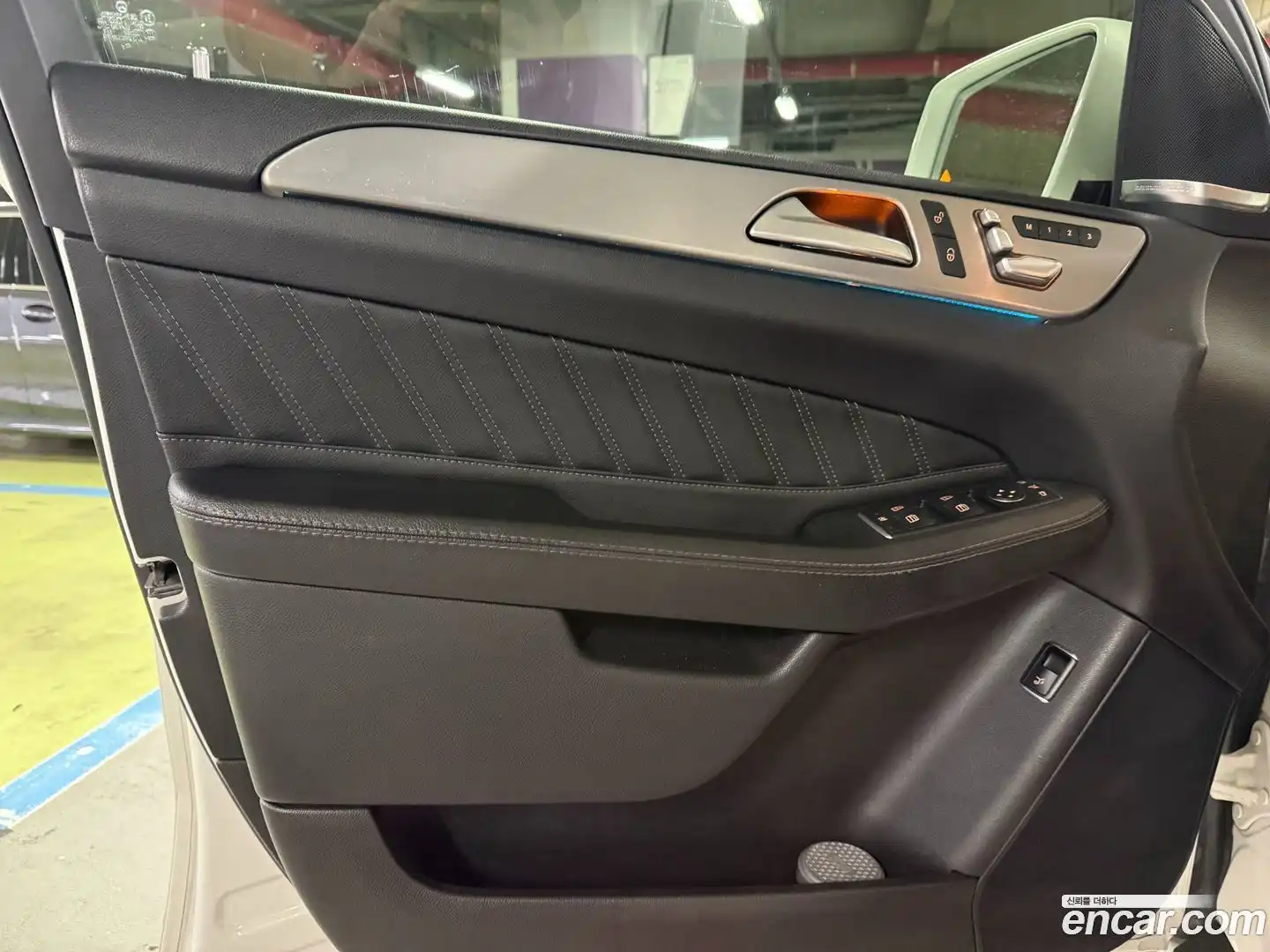 GLE-Class Mercedes-Benz 2017.3-OPTION-021